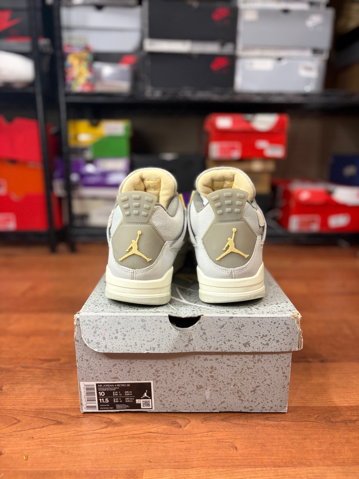 AJ4 Retro Craft Photon Dust (Size 10 Mens)