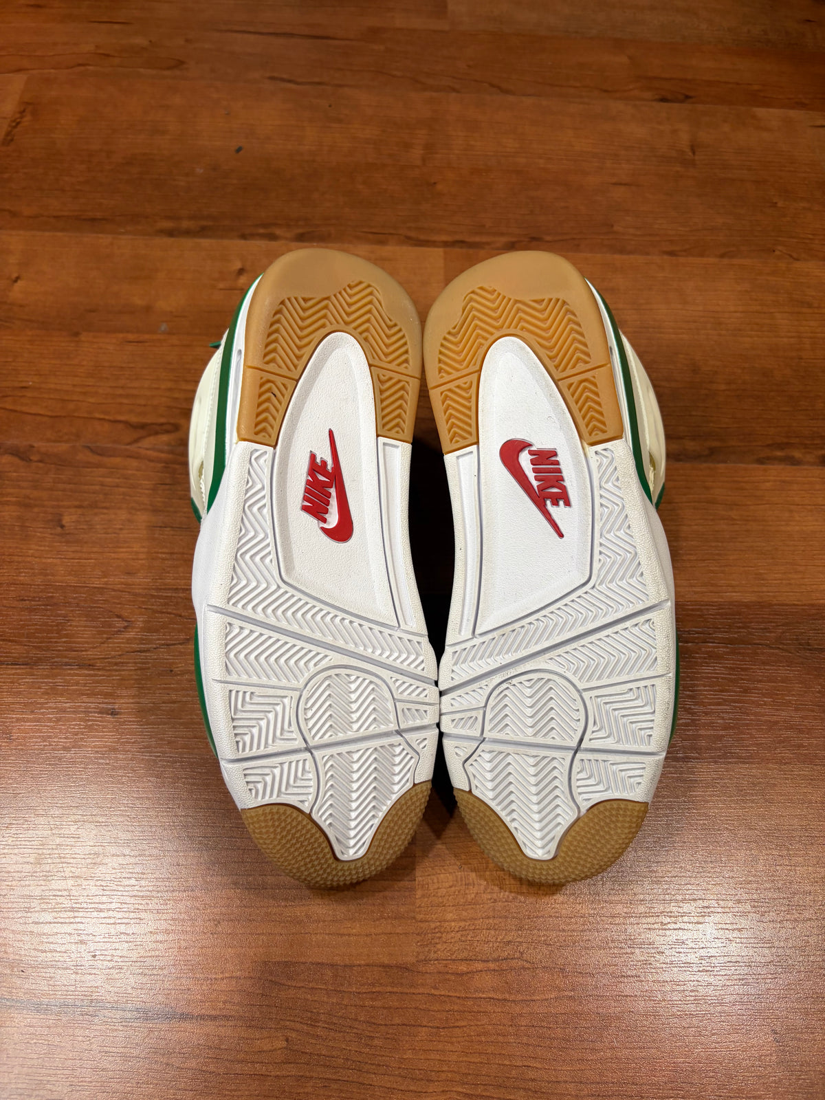 AJ4 Retro SB Pine Green (Size 8 Mens)