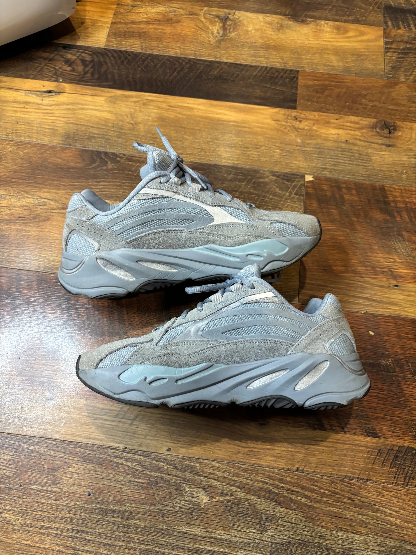 Yeezy 700 Hospital Blue (Size 9 Mens)