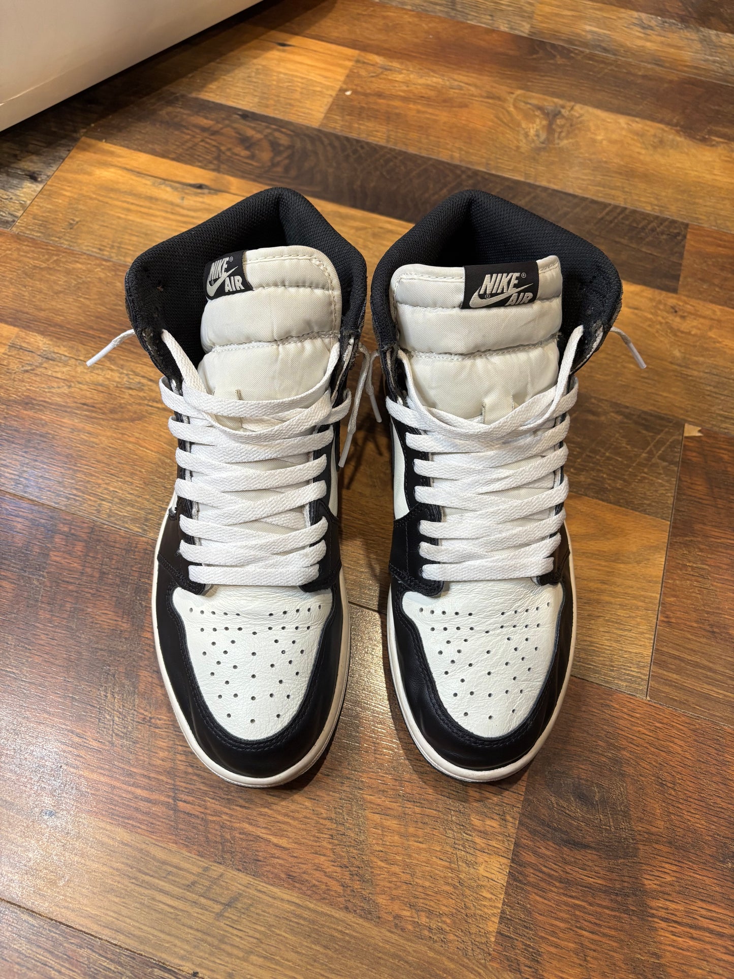 Jordan Retro 1 Mocha (Size 9 Mens)