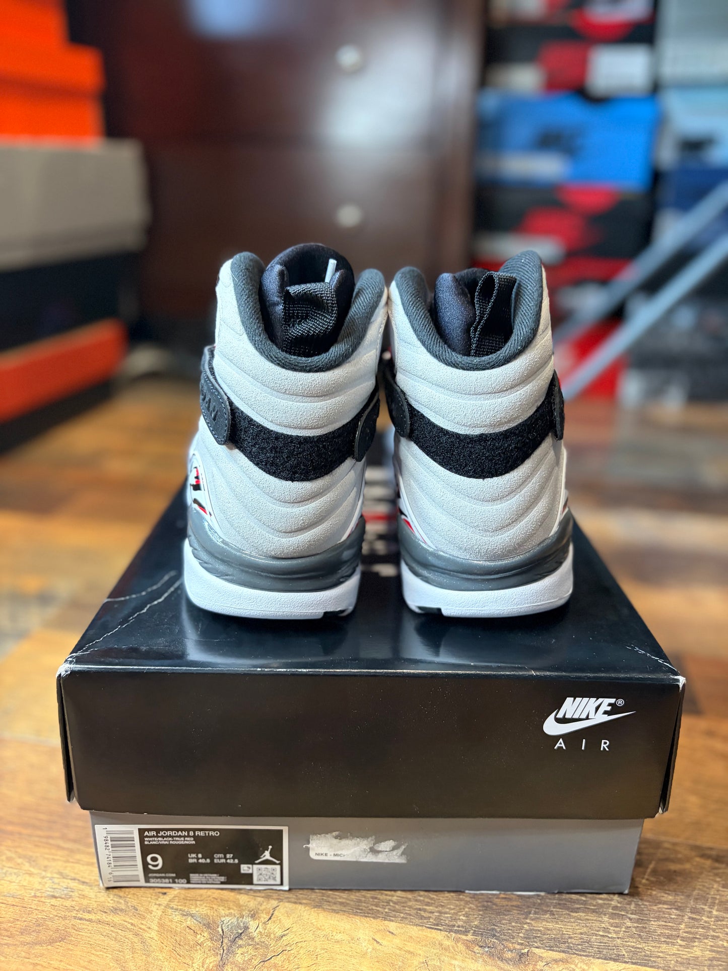 Jordan Retro 8 Bugs Bunny (Brand New - 9M)