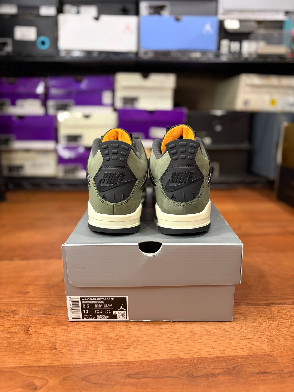 Jordan Retro 4 Undefeated (Size 8.5 Mens)