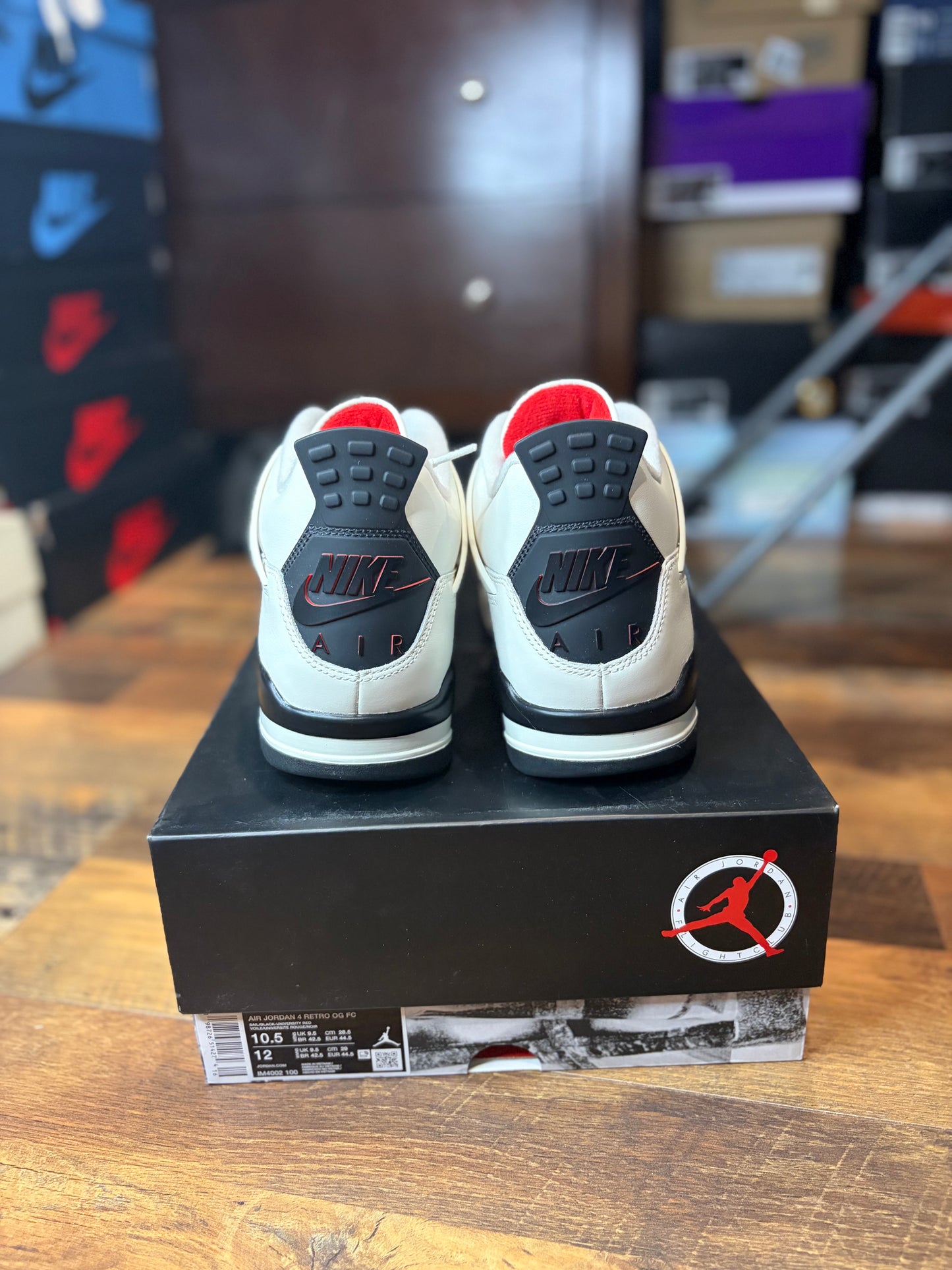 Jordan Retro 4 Flight Club (Brand New - Mens Sizes)