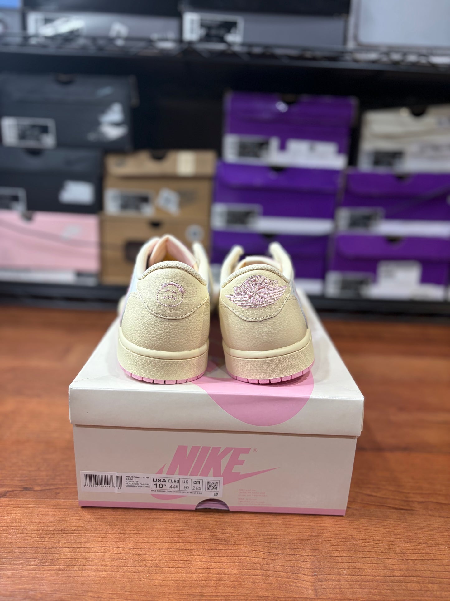 Jordan Retro 1 Low Travis Scott Shy Pink (Brand New - 10.5M)