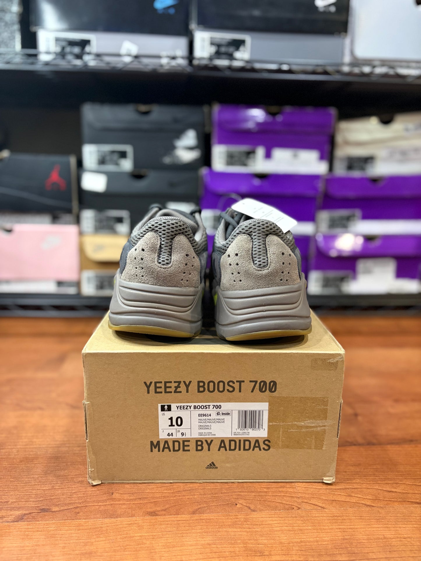 Adidas Yeezy 700 Mauve (Brand New - 10M)