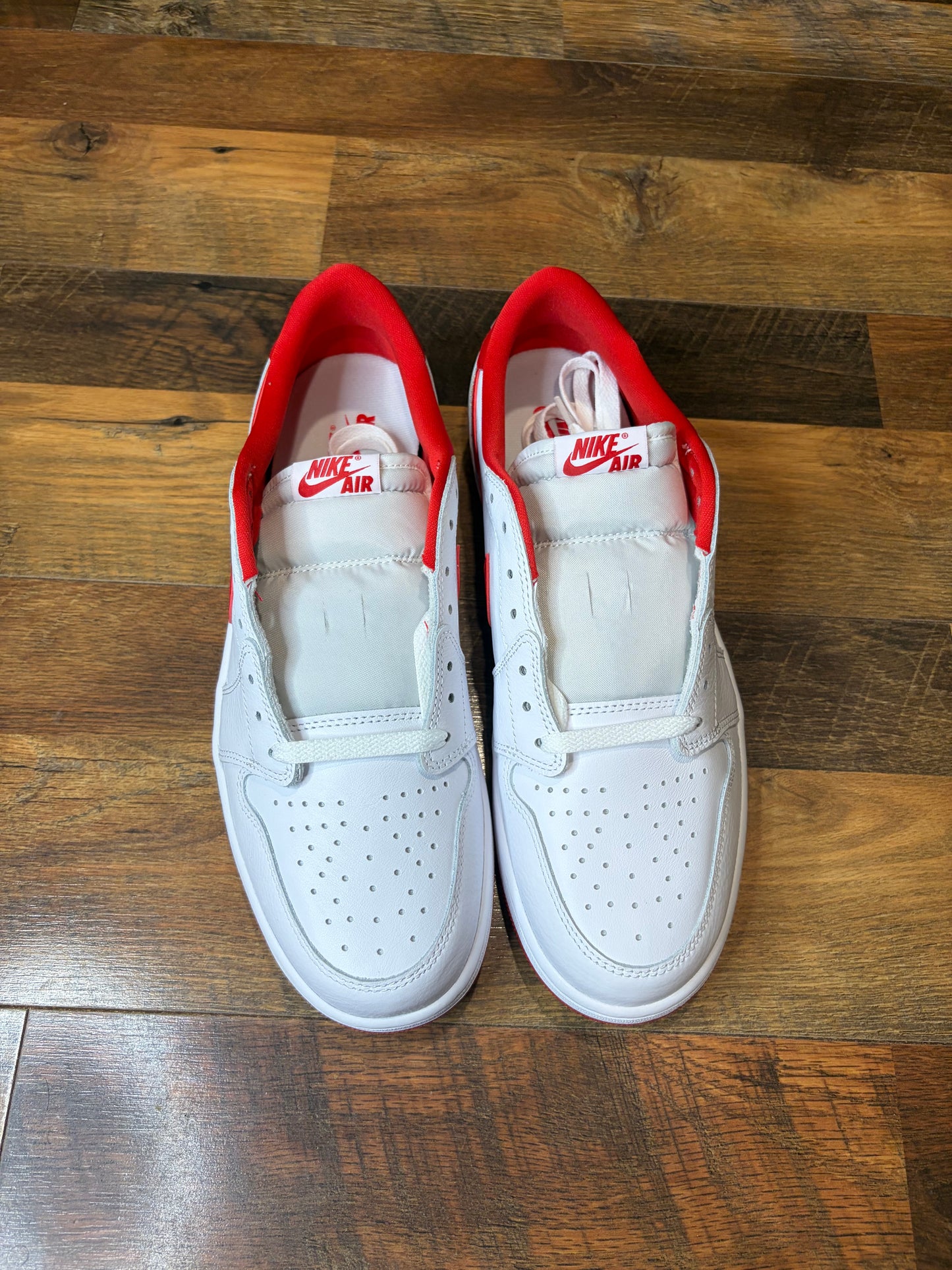 Jordan Retro 1 Low University Red (Brand New/No Box Lid - Mens Sizes)