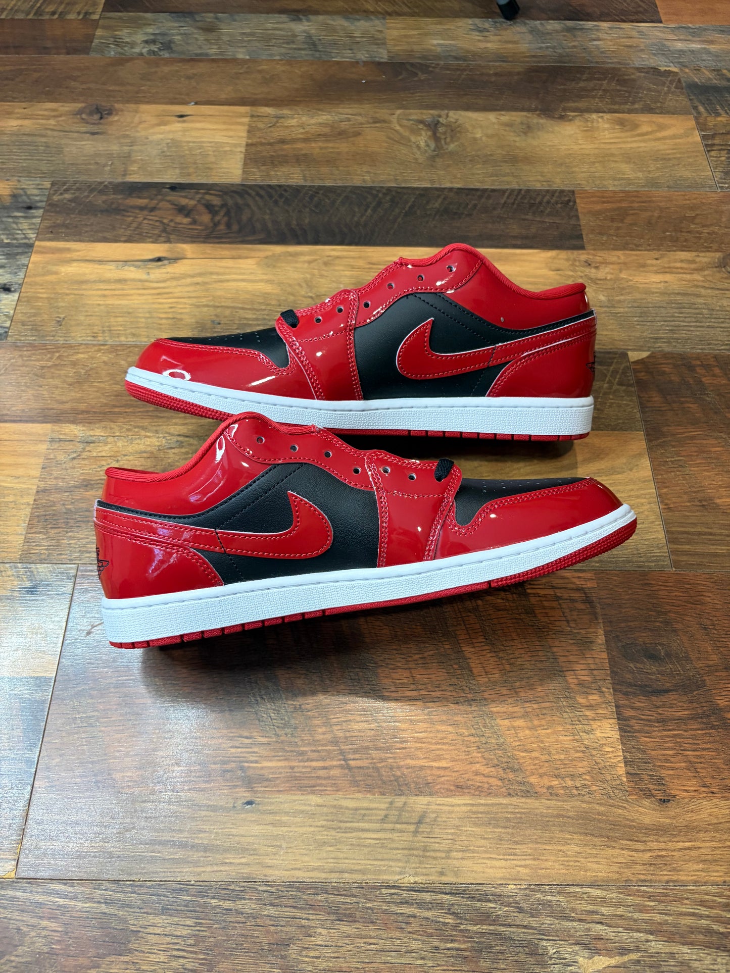 Air Jordan 1 Low Patent Varsity Red (Brand New - 11.5M)