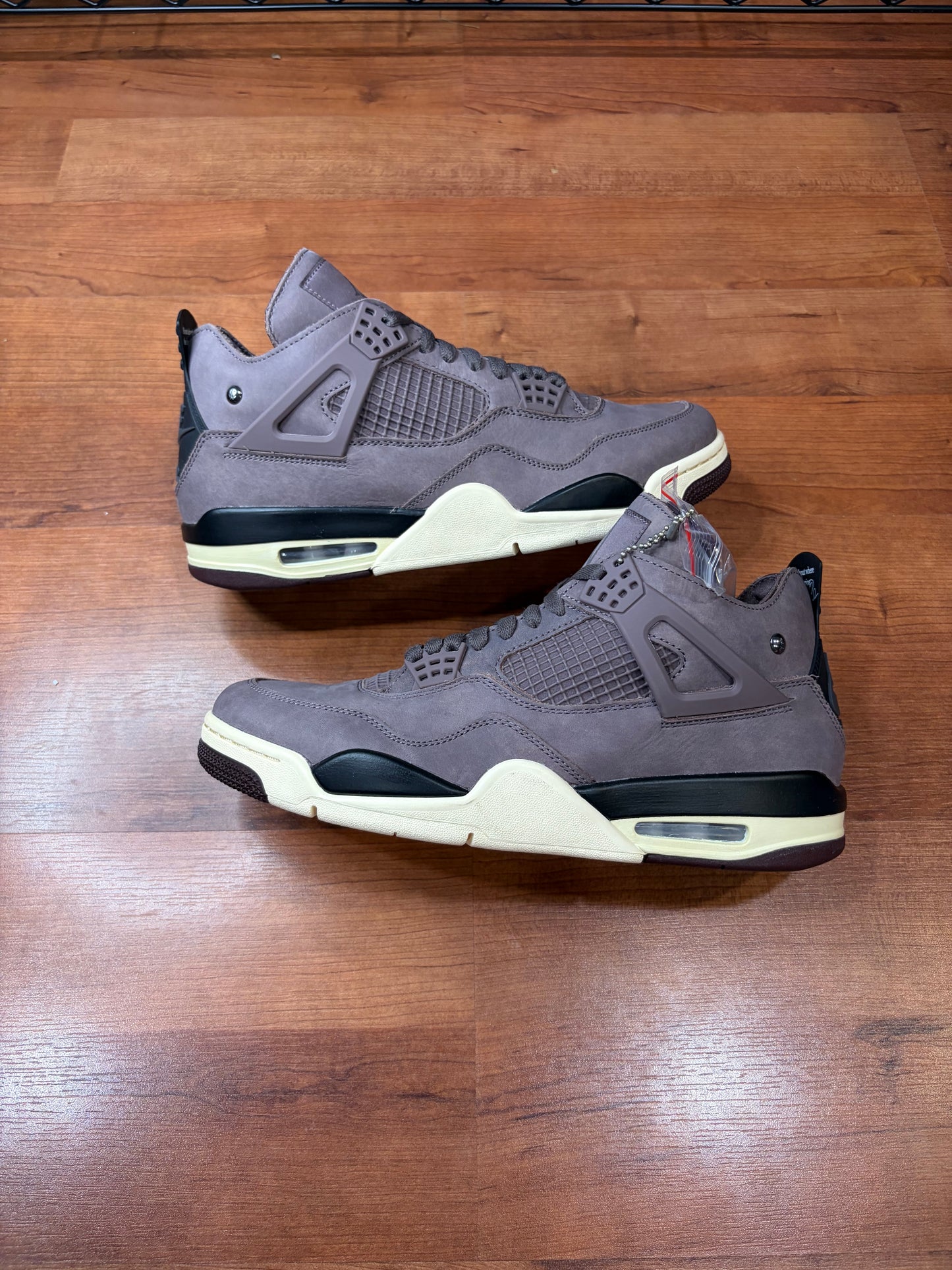 Jordan Retro 4 A Ma Maniere Violet Ore (Brand New - 10M)