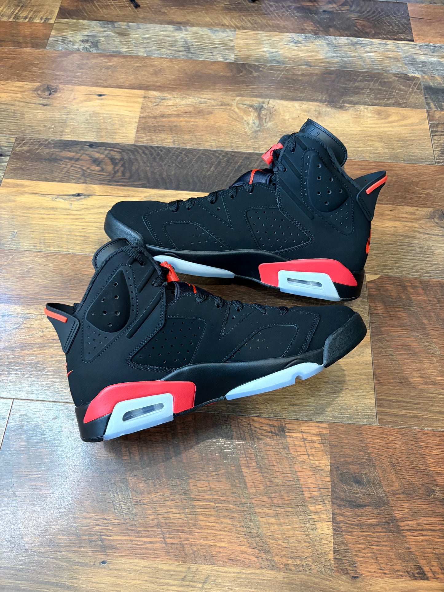 Jordan Retro 6 Infrared Salesman (Brand New - 10M)