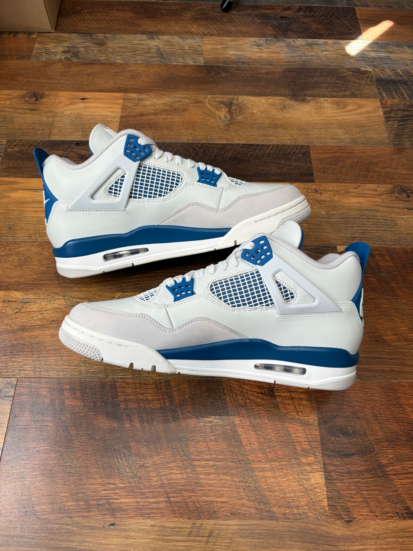 Jordan Retro 4 Military Blue (Brand New - 8.5M)