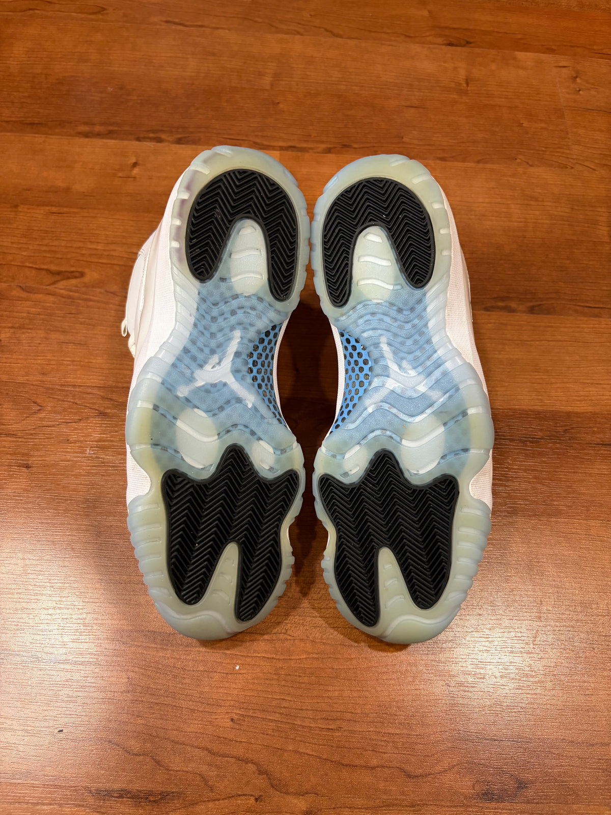 AJ11 Retro Legend Blue (Size 11 Mens)