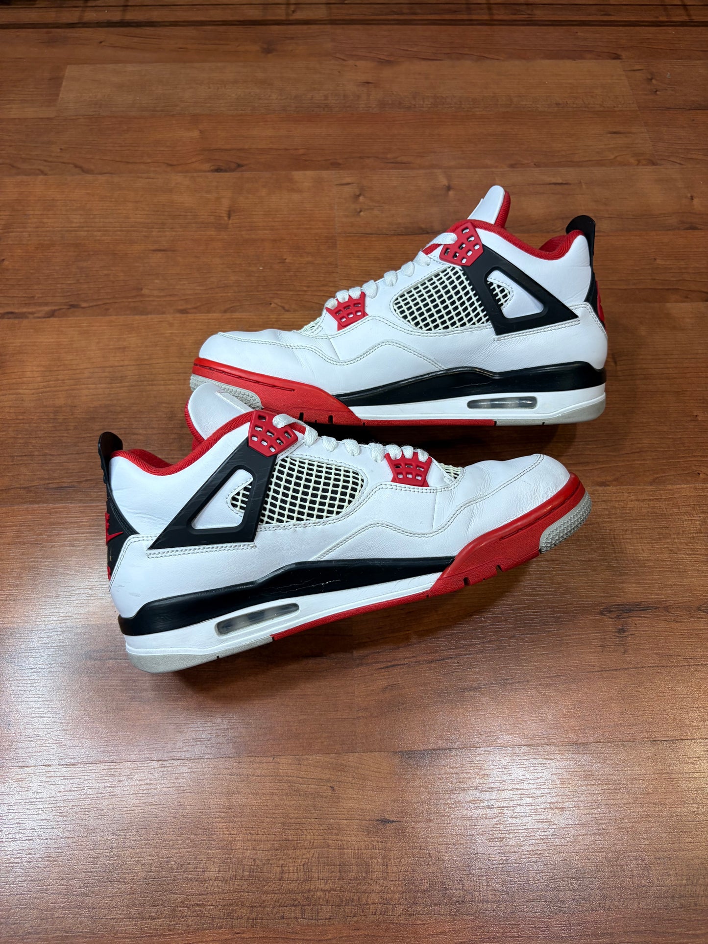 Jordan Retro 4 Fire Red (Size 11 Mens)