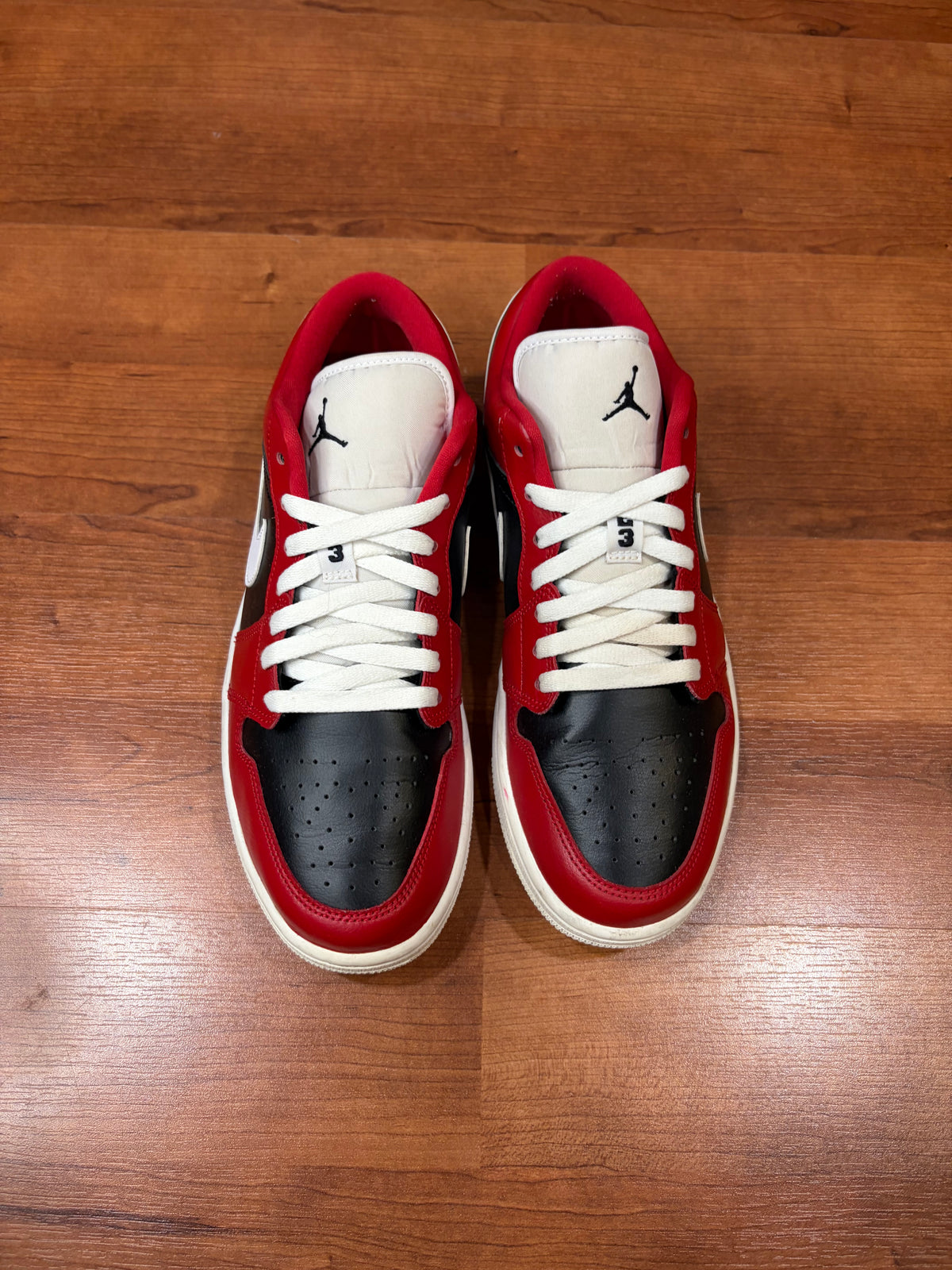 AJ1 Low Chicago Split (Size 11.5W / 10M)