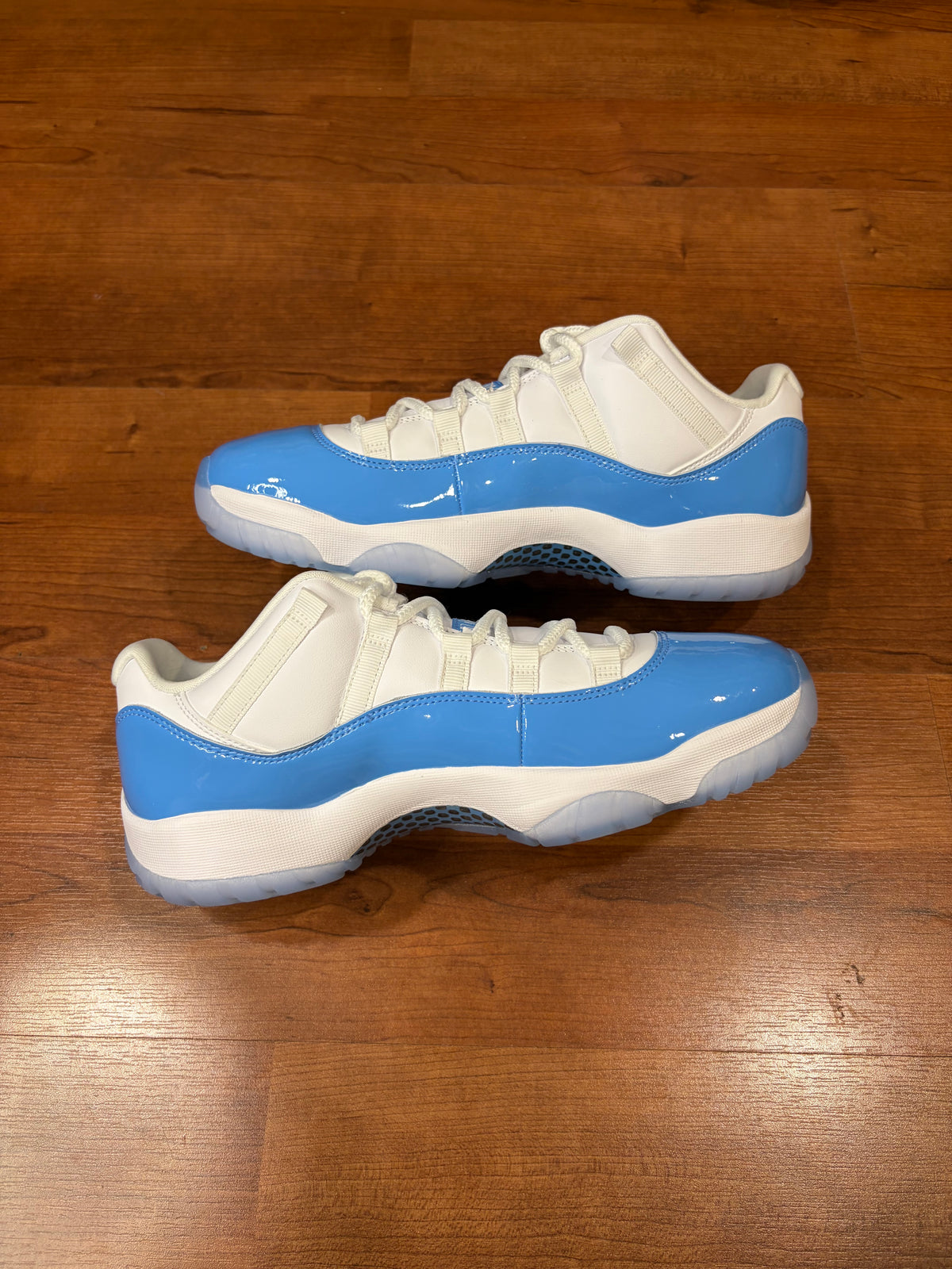 AJ11 Low Retro UNC (DS - Size 10M)