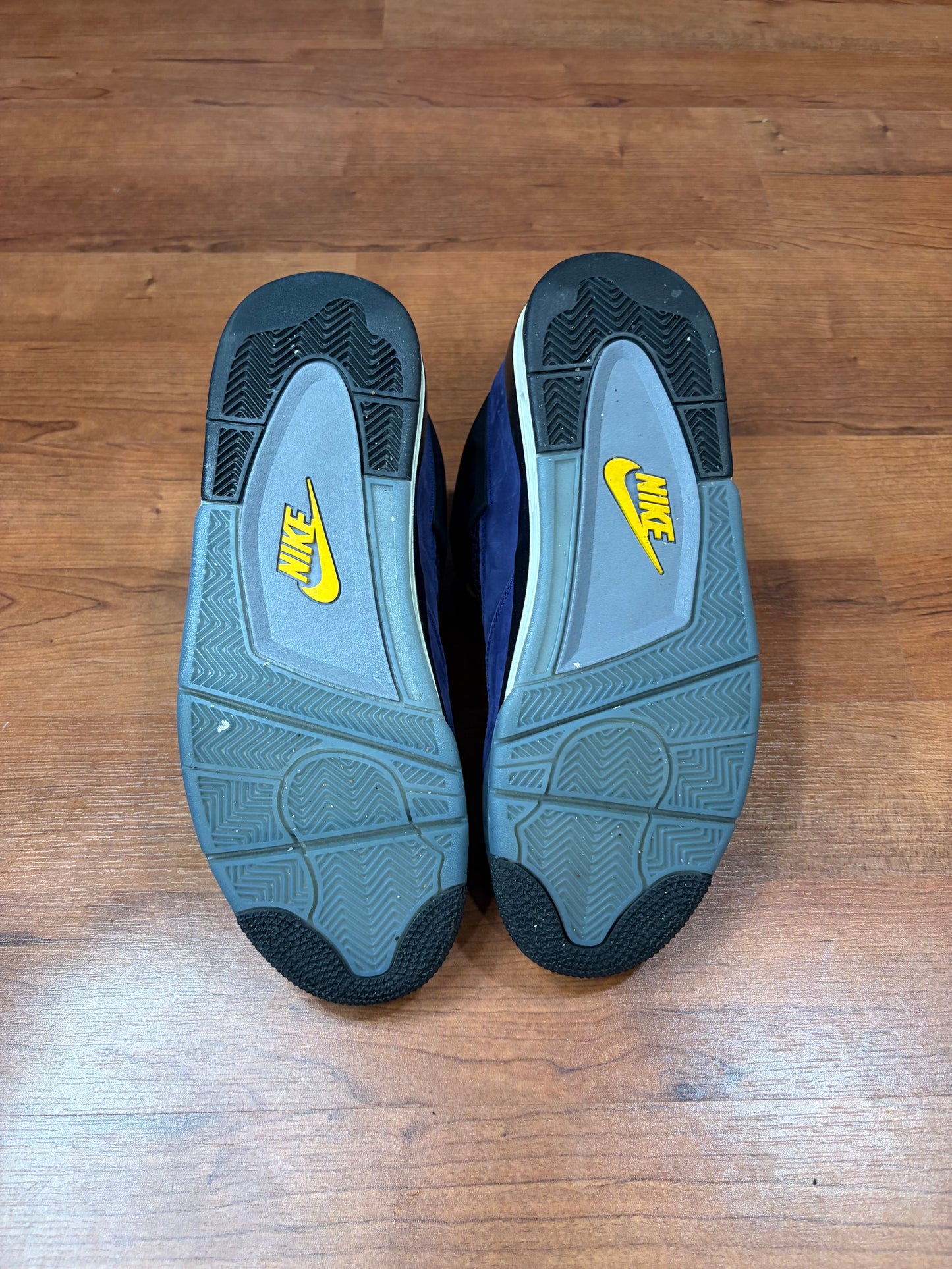 Jordan Retro 4 Lakers (Size 11 Mens)