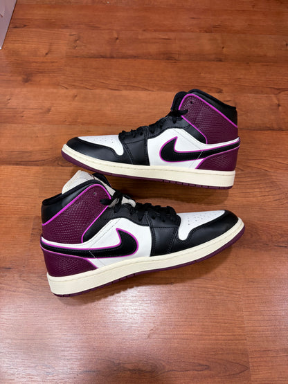 Jordan 1 Mid Bordeaux (Brand New - 8.5W/7M)