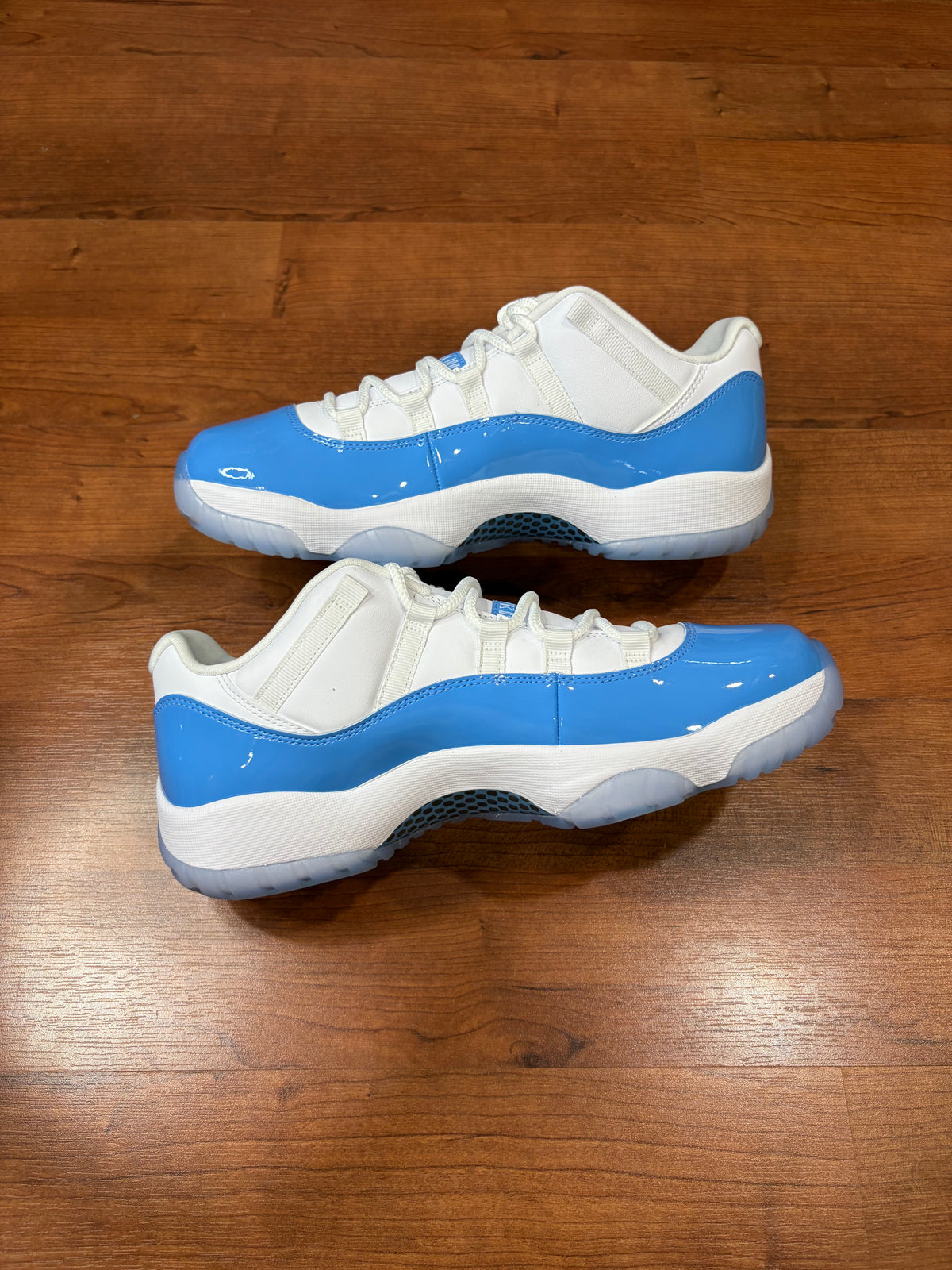 Jordan Retro 11 Low University Blue (Brand New - 11.5M)