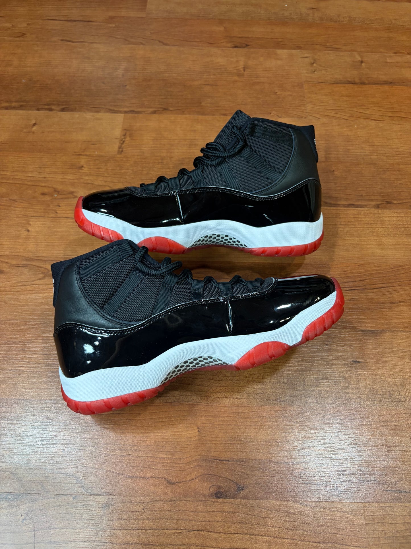 Jordan Retro 11 Bred (Brand New- 10M)