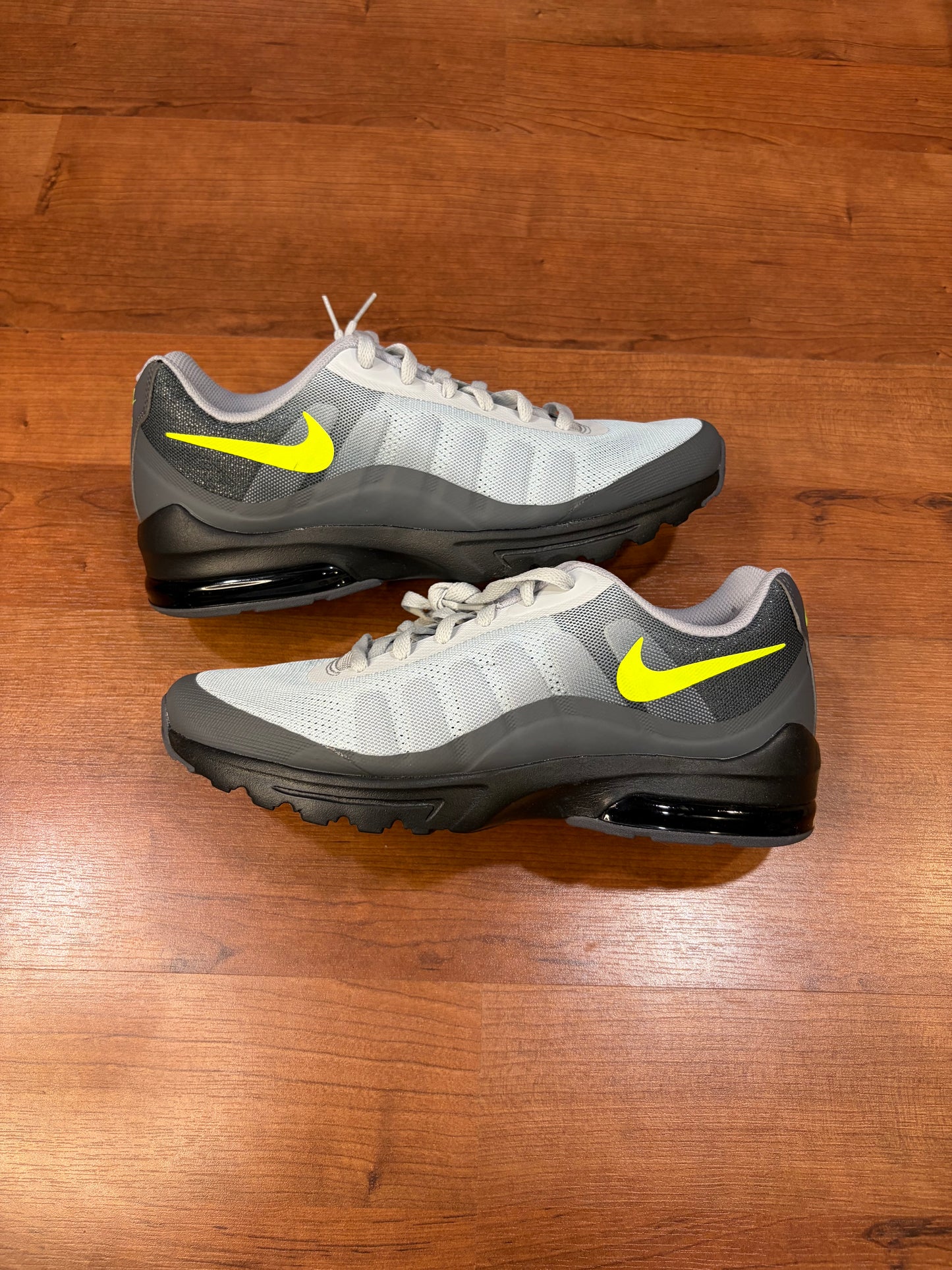 Nike Air Max Invigor Neon (Brand New / No Box - 10.5M)