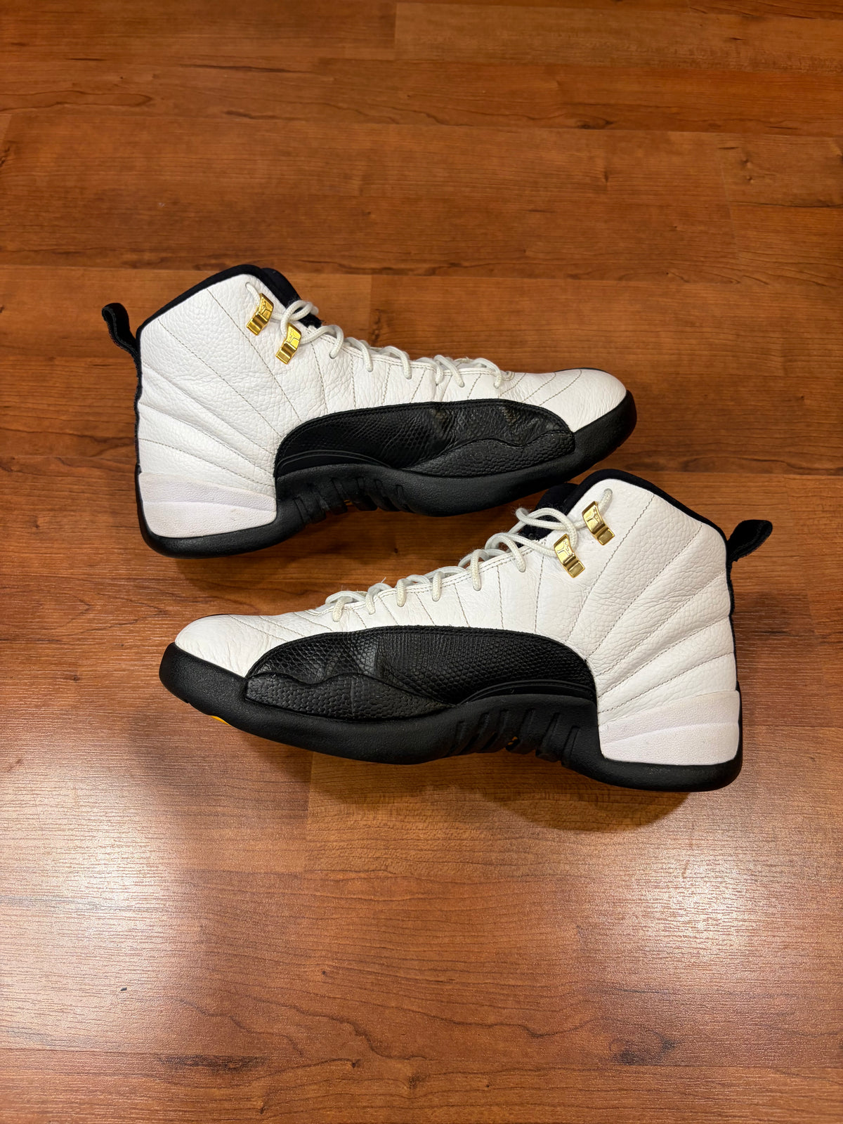 AJ12 Retro Taxi (Size 13 Mens)