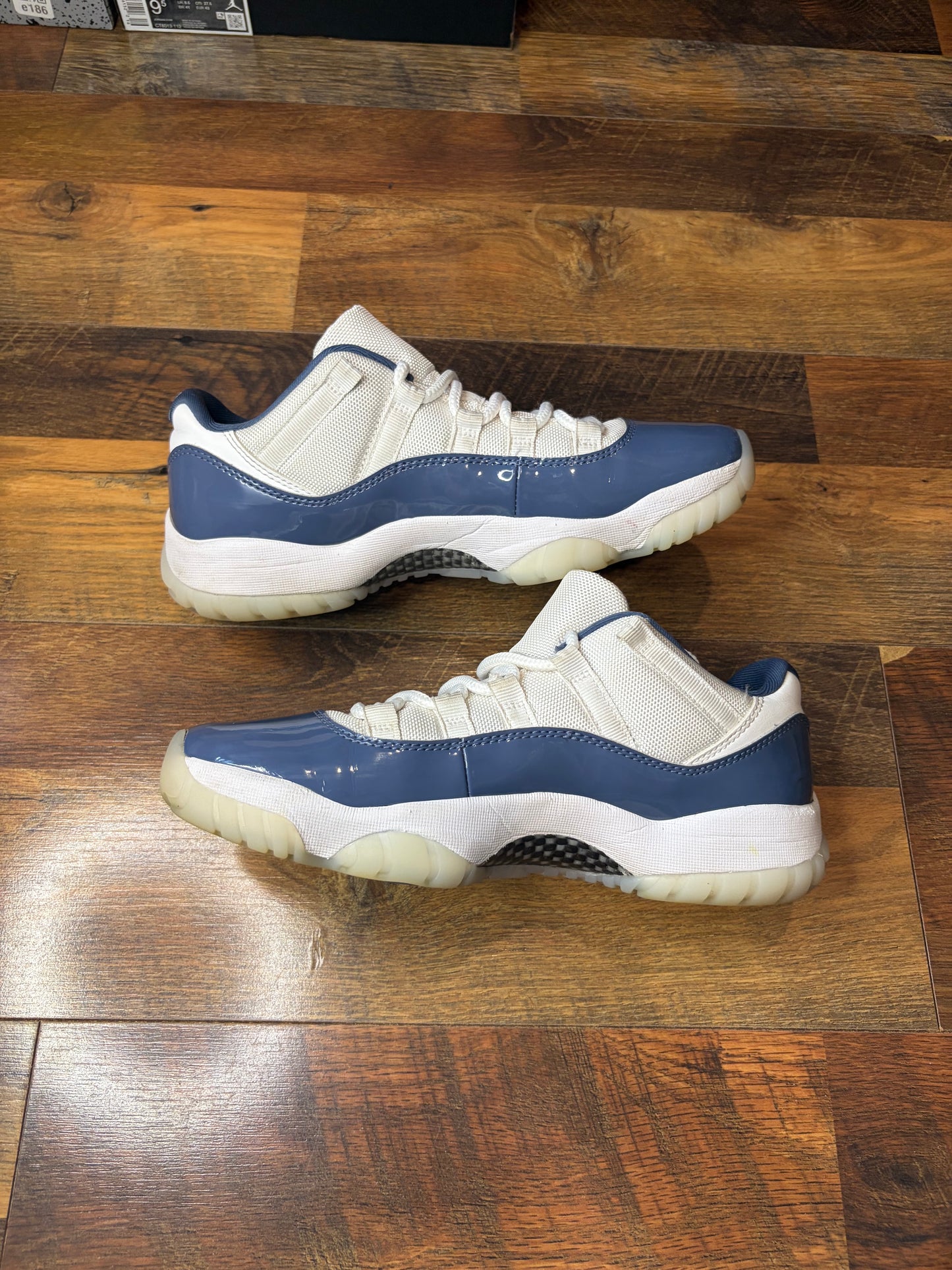 Jordan Retro 11 Diffused Blue (Size 7.5 Mens)