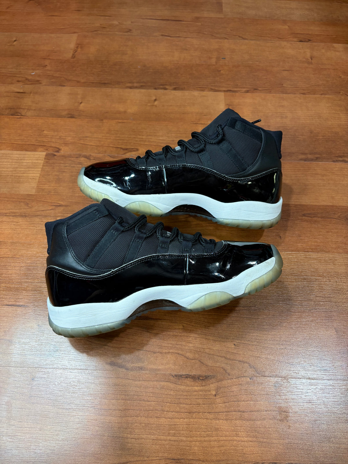 AJ11 Retro Space Jam (Size 10 Mens)