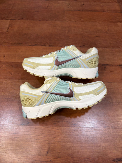 Nike Vomero 5 Team Gold Seafoam (Brand New / No Box - 9.5M)