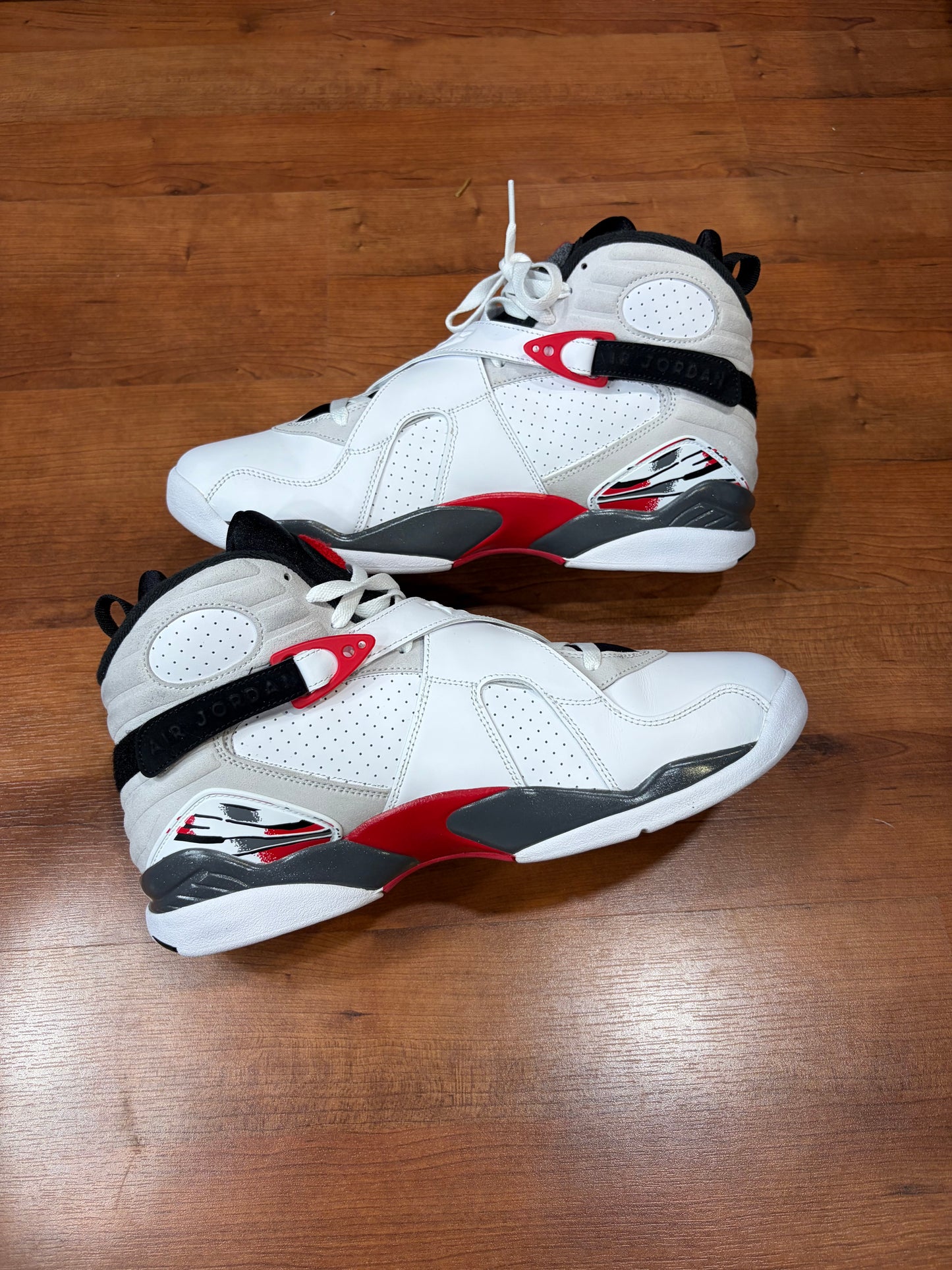 Jordan Retro 8 Bugs Bunny (Size 13 Men’s)