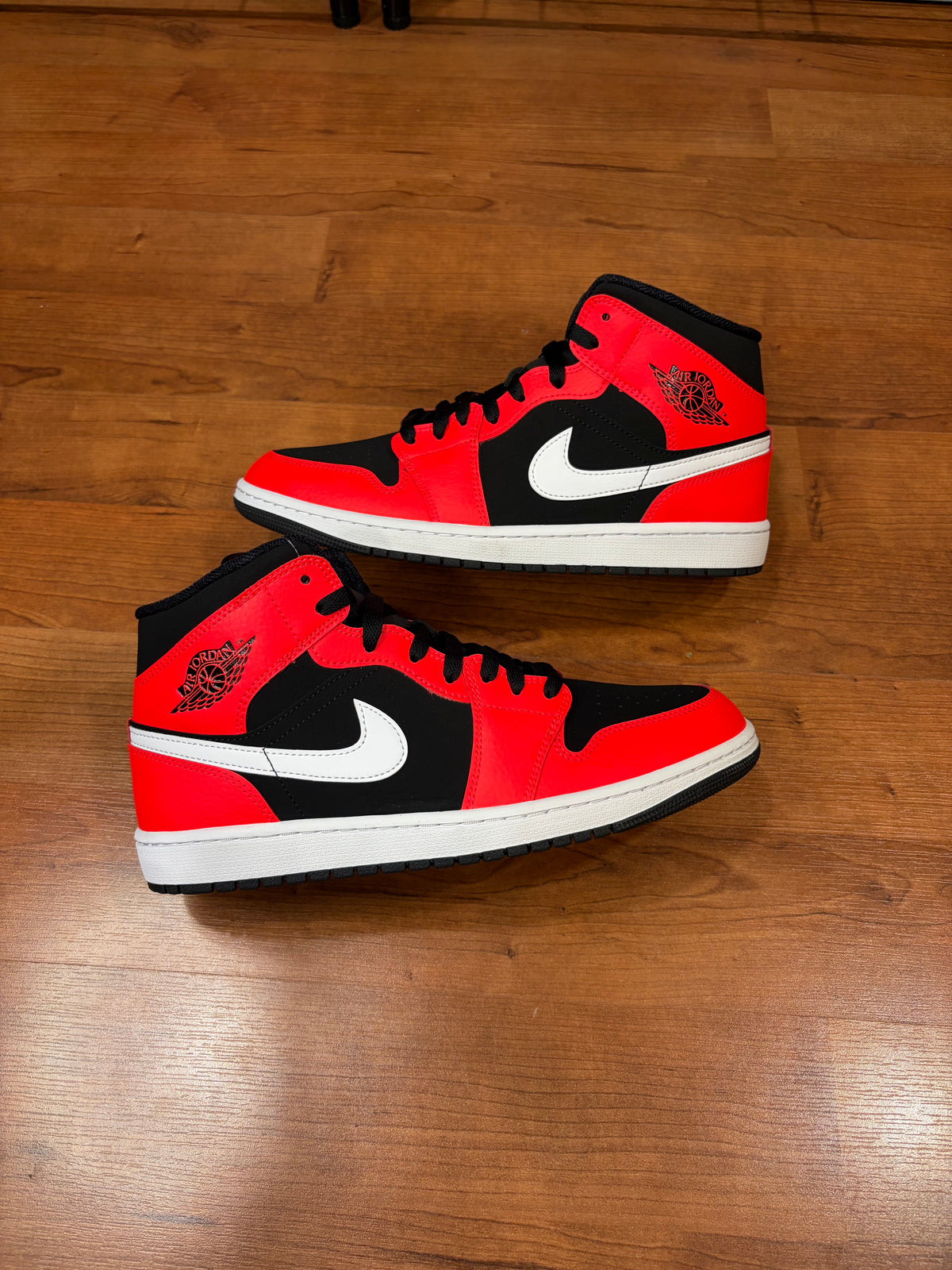 AJ1 Mid Infrared 23 (DS - Mens Sizes)