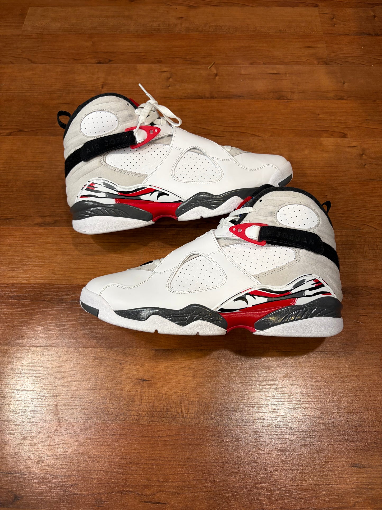 Jordan Retro 8 Bugs Bunny (Size 13 Men’s)