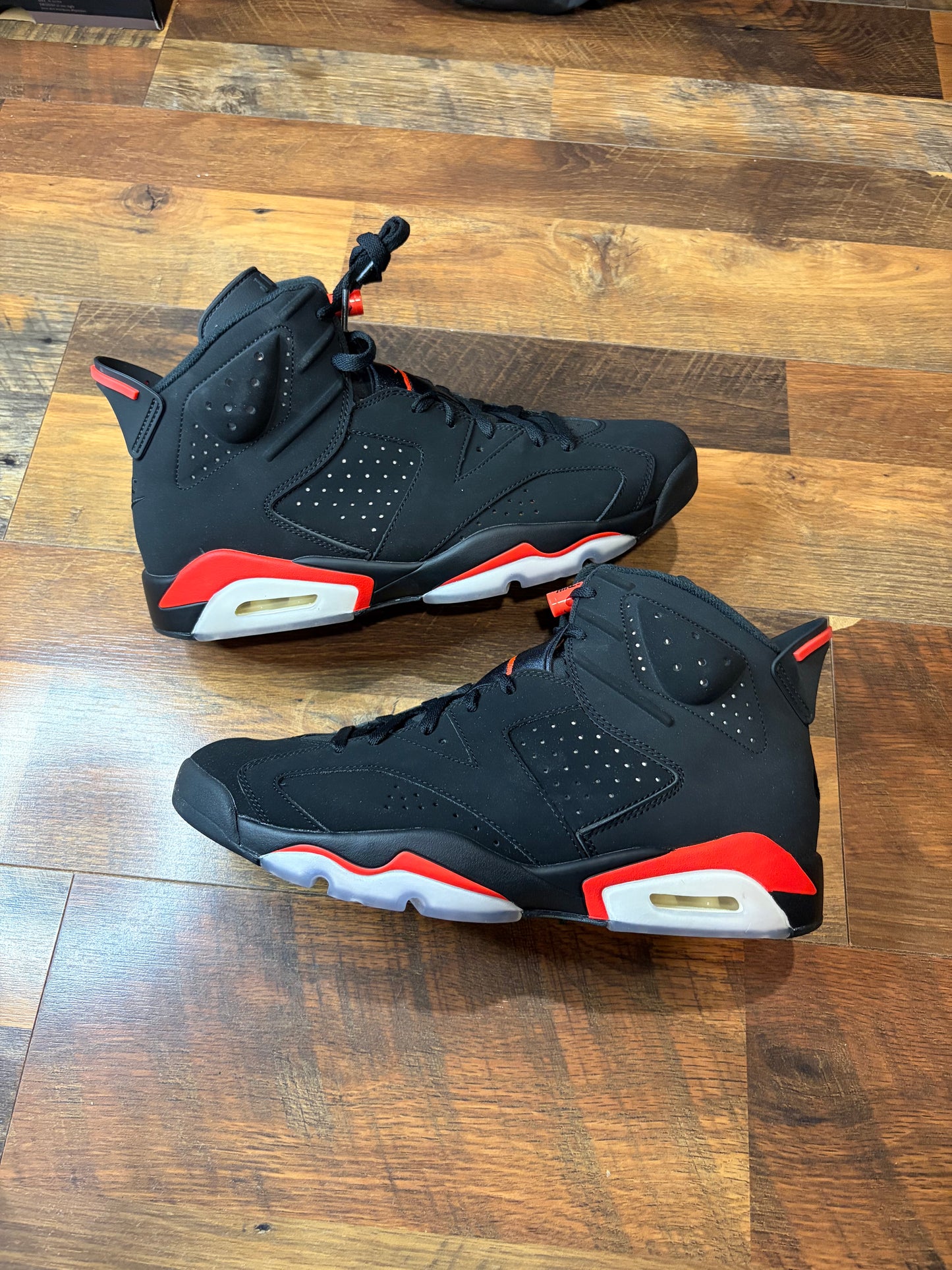 Jordan Retro 6 Infrared (Brand New / B Grade - Multiple Sizes)