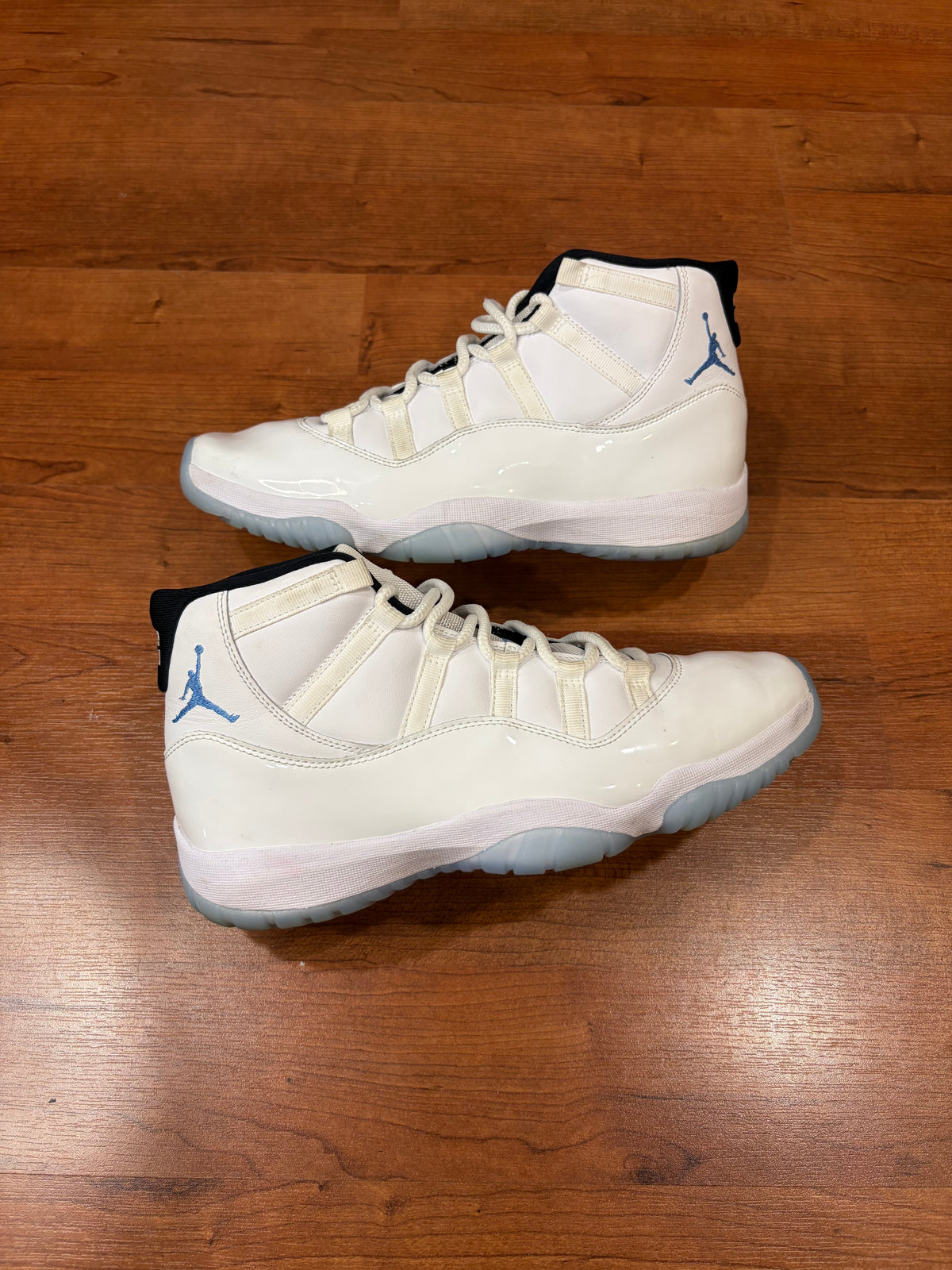 AJ11 Retro Legend Blue (Size 11 Mens)