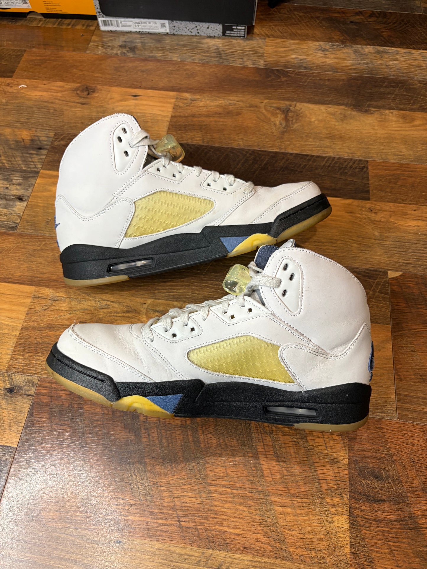 Jordan Retro 5 A Ma Maniere Dawn (Size 13.5W / 12M)