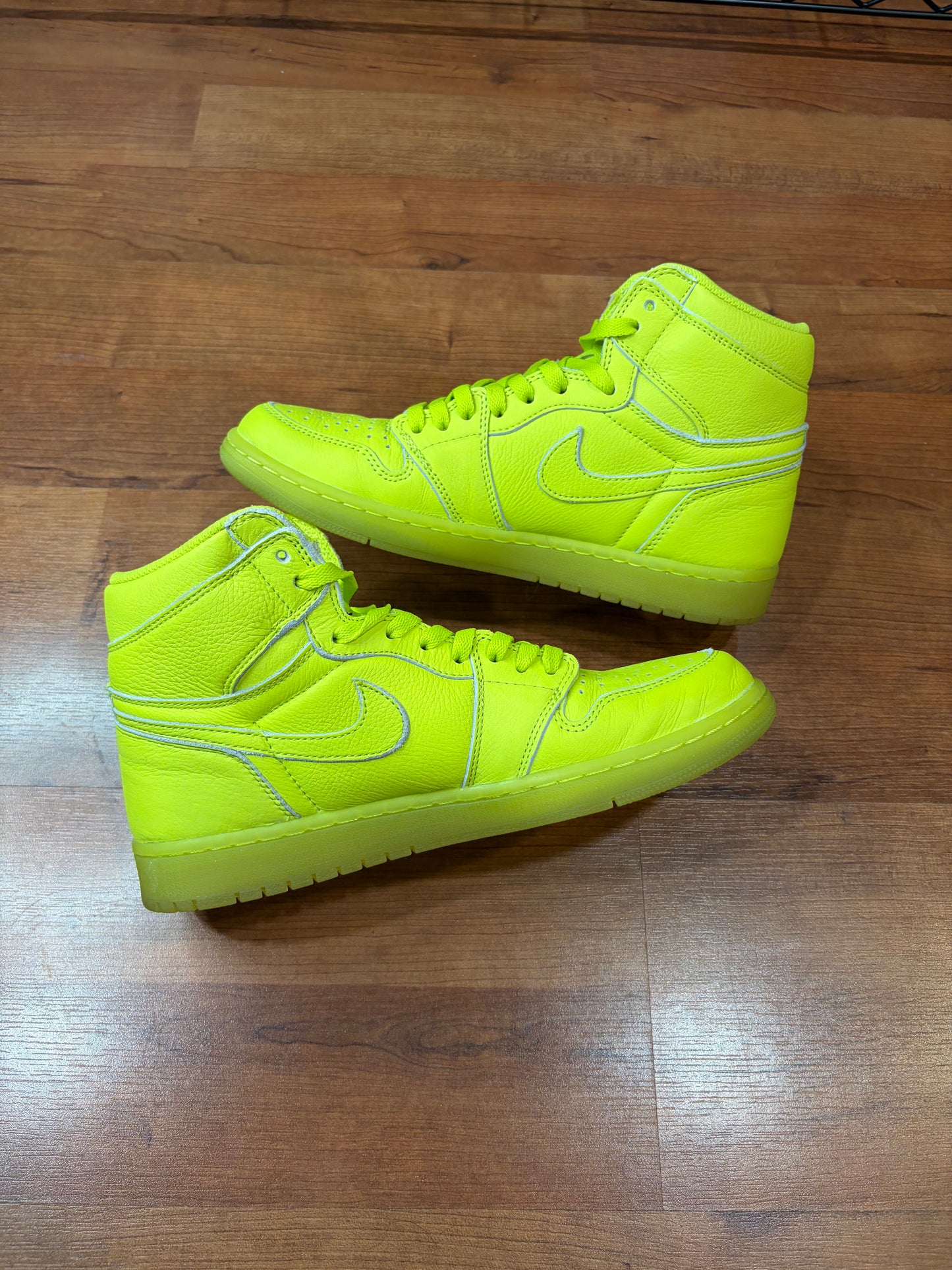 Jordan Retro 1 Gatorade Yellow (Size 10 Mens)
