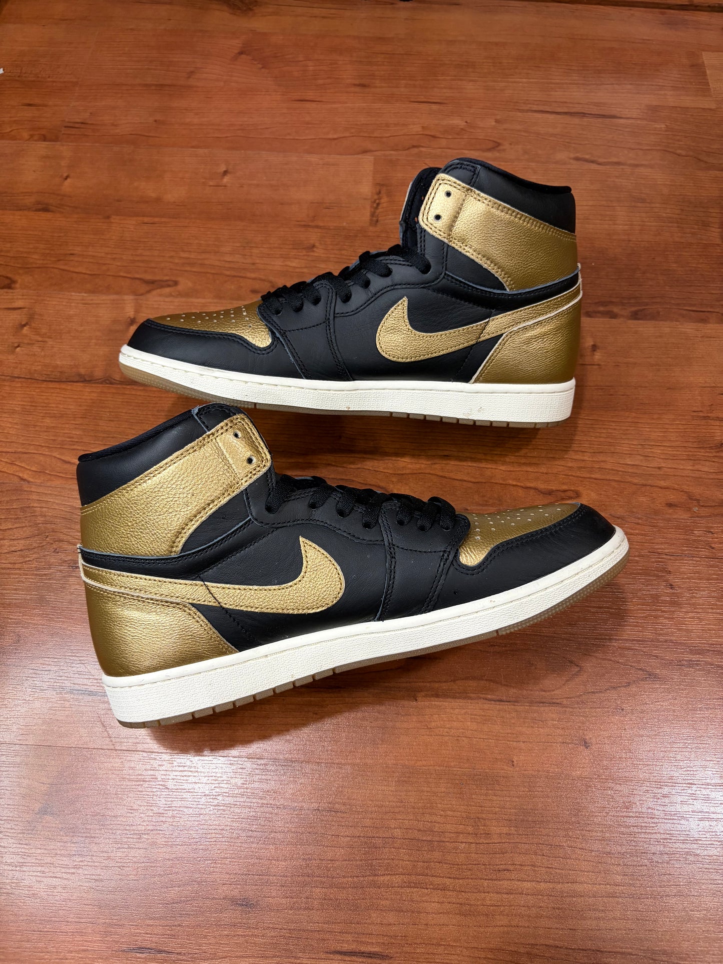 Jordan Retro 1 Metallic Gold (Size 13 Mens)