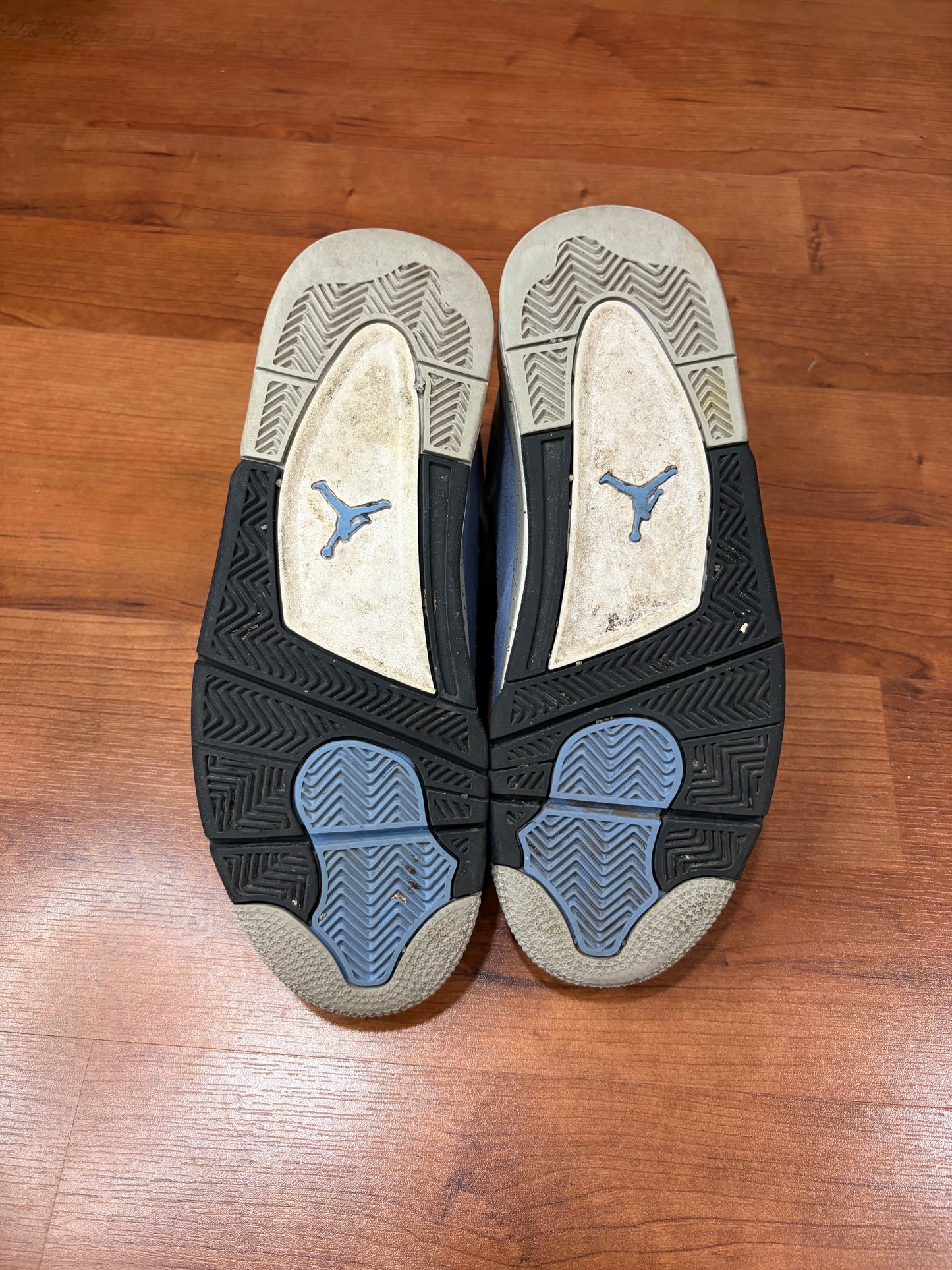 Jordan Retro 4 UNC (Size 9.5 Men’s)