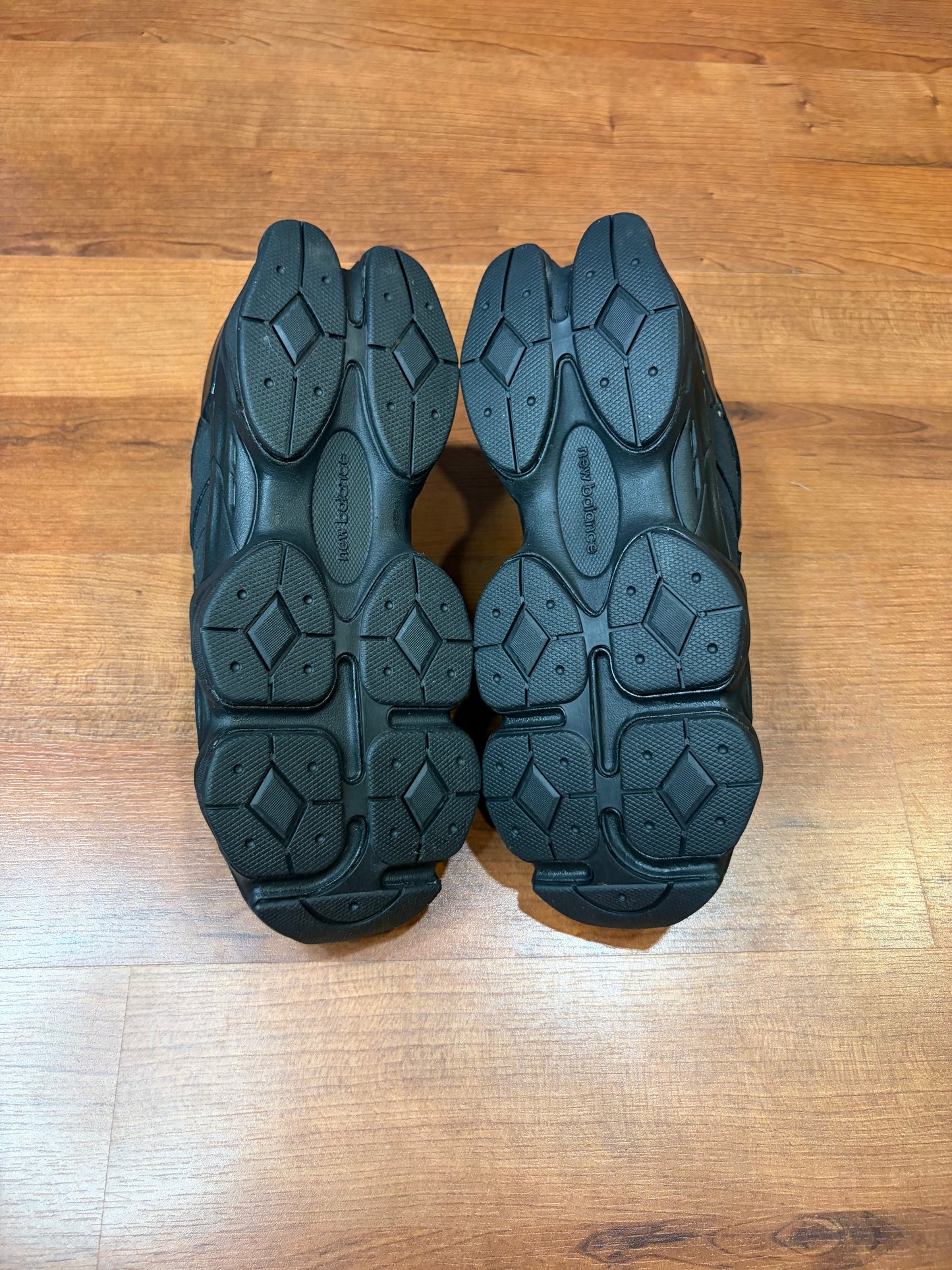 New Balance 9060 Triple Black (Brand New - 6Y/7.5W)