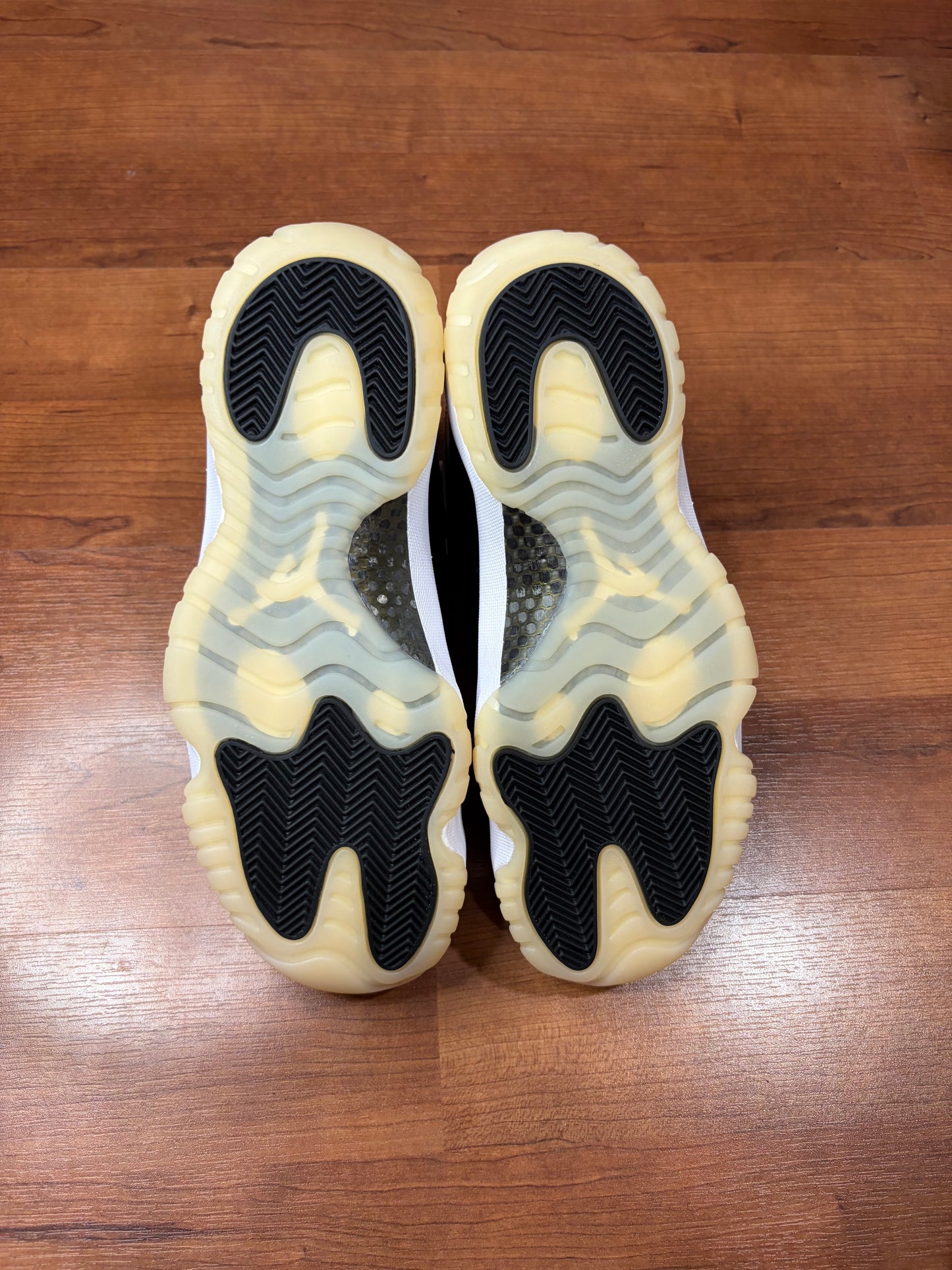 Jordan Retro 11 DMP Gratitude (Brand New - 9.5M)