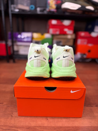 Nike Vomero 18 Volt Tint Sapphire (DS - Mens Sizes)