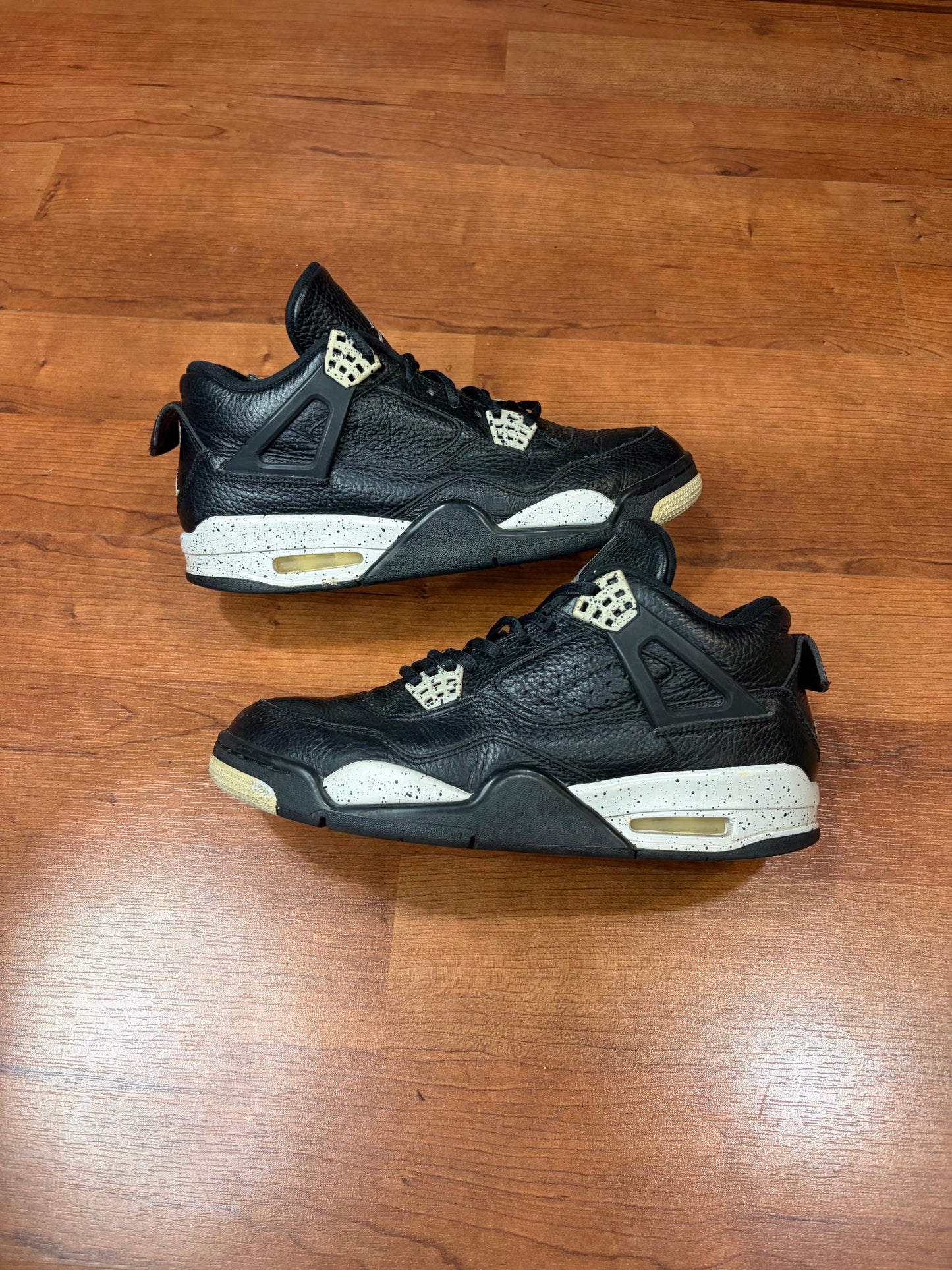 Jordan Retro 4 Oreo (Size 9 Men’s)
