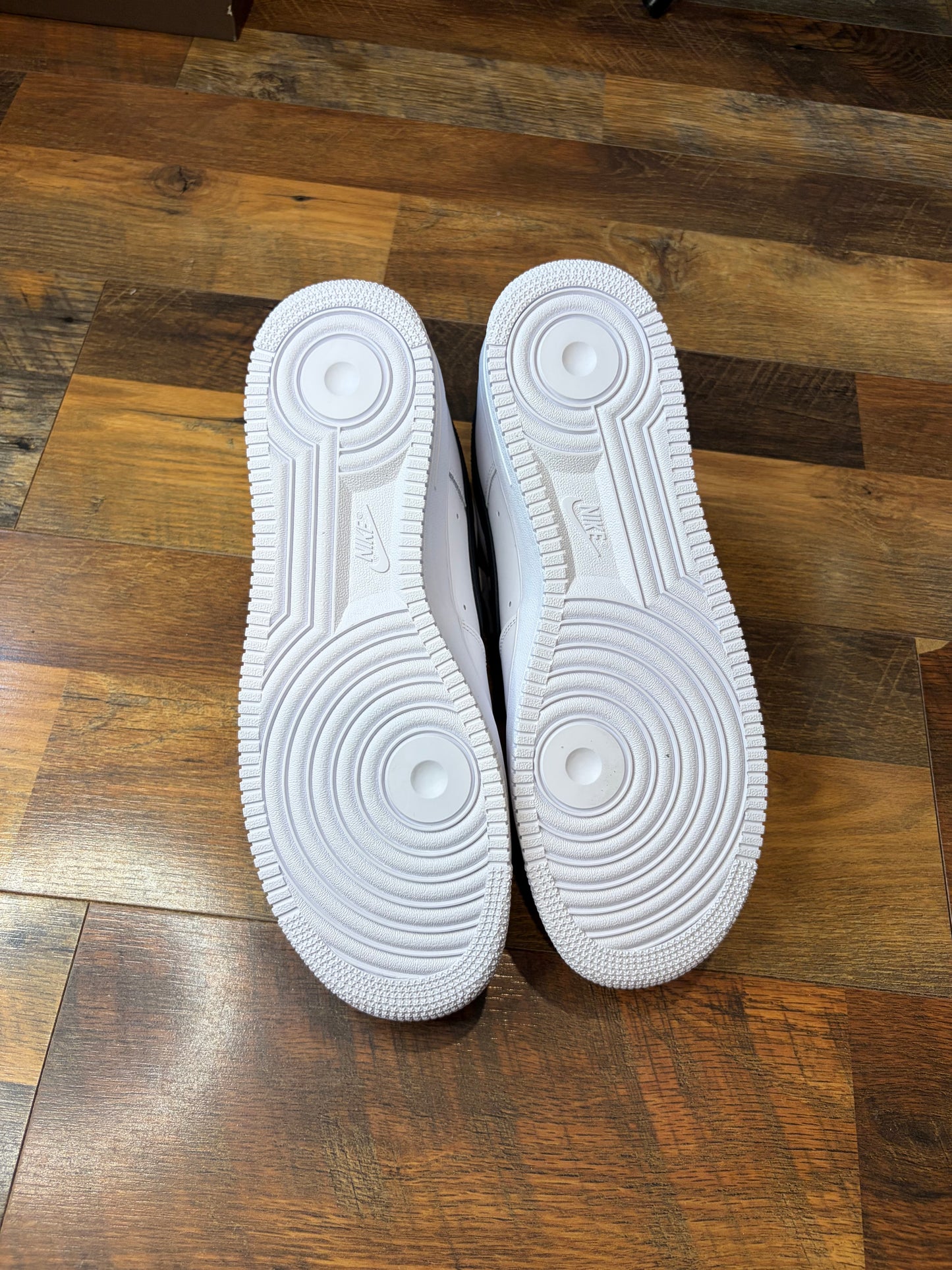 Nike Air Force 1 Low Supreme White Black (Brand New - 11M)
