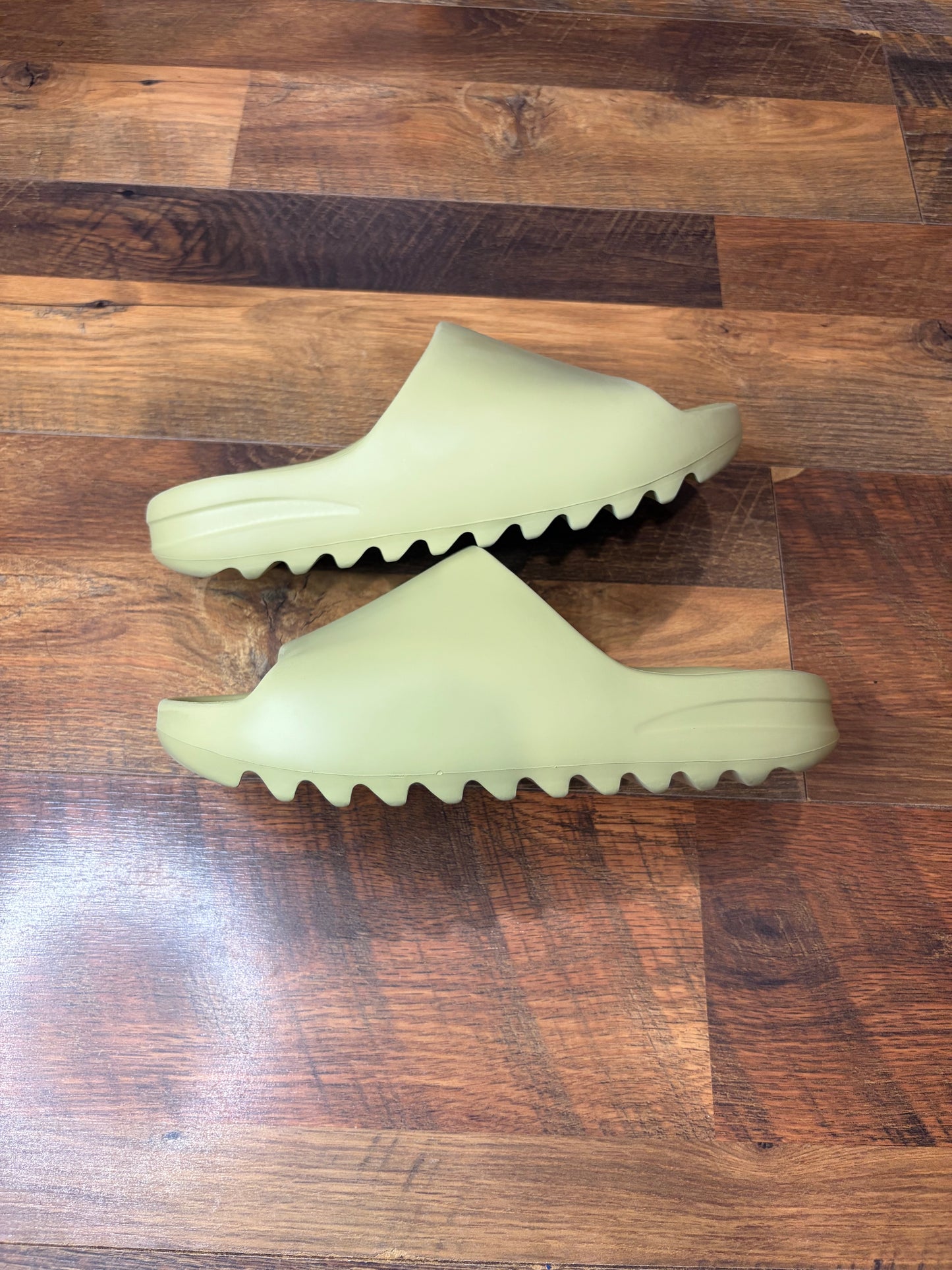 Adidas Yeezy Slide Resin (Brand New - 10M)