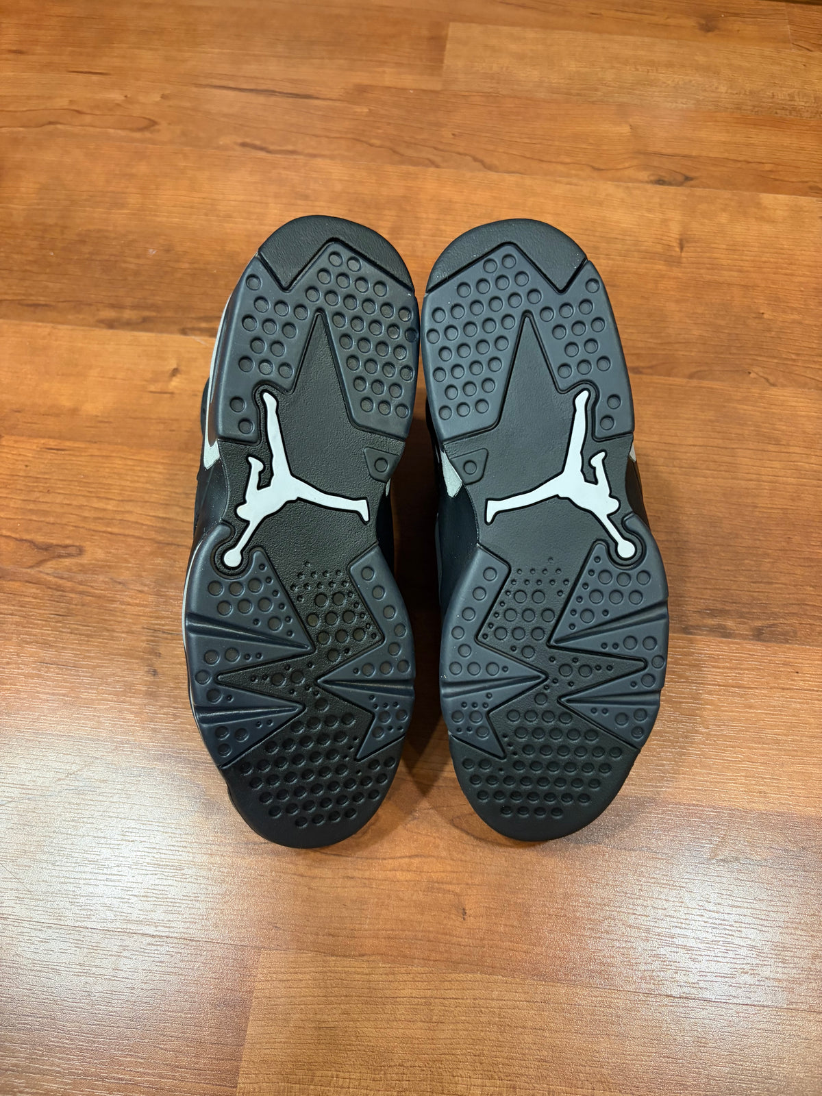 AJ6 Retro Cap & Gown (Brand New - 9M)