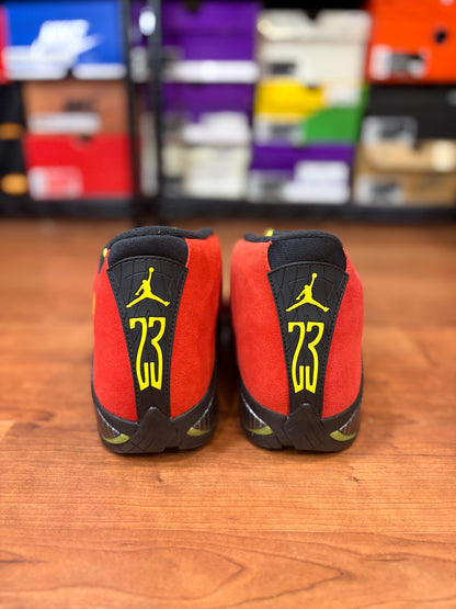 AJ14 Retro Ferrari (DS / B-Grade - Size 8M)