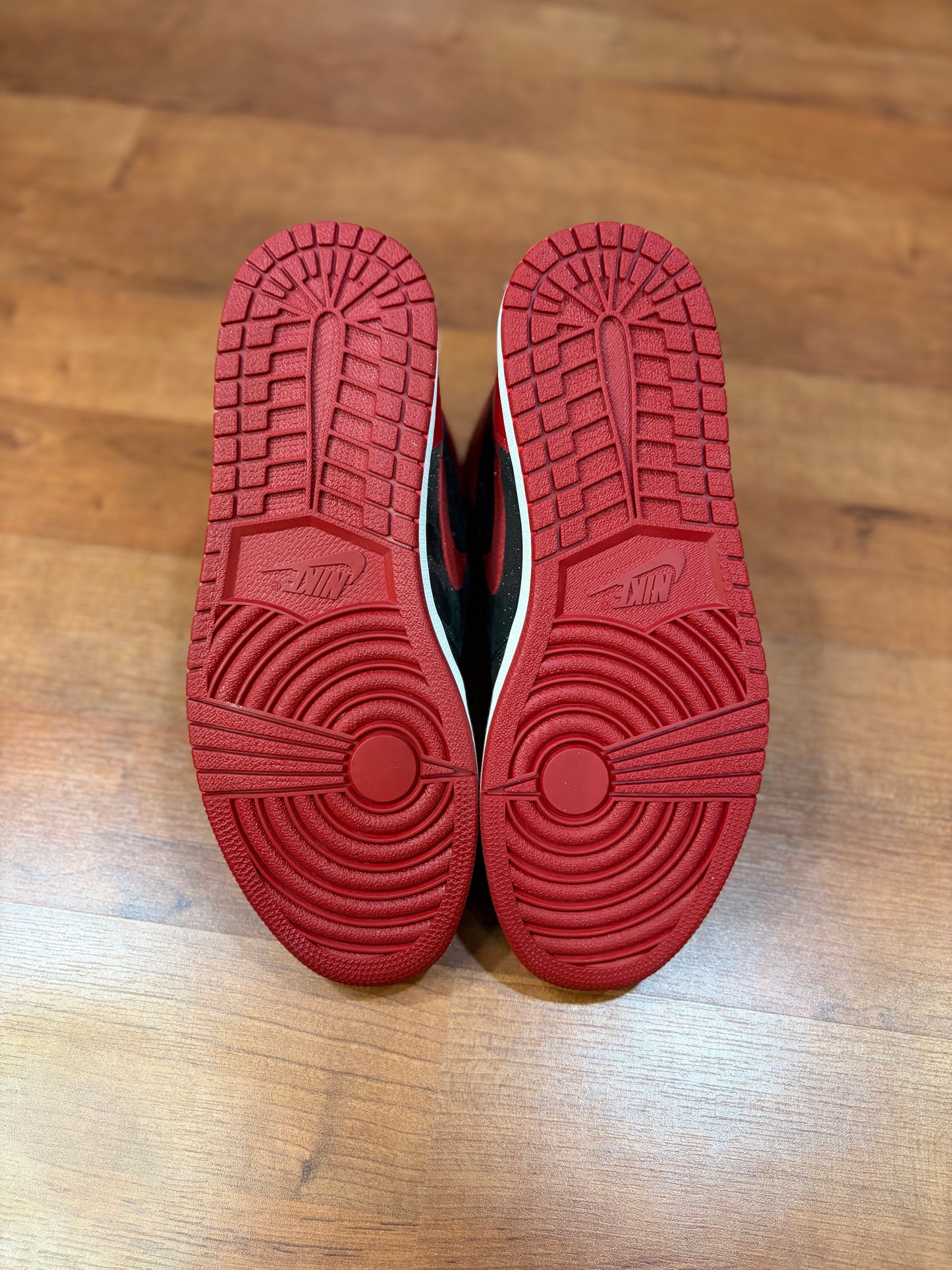 Jordan Retro 1 Banned (Brand New - 10.5M)