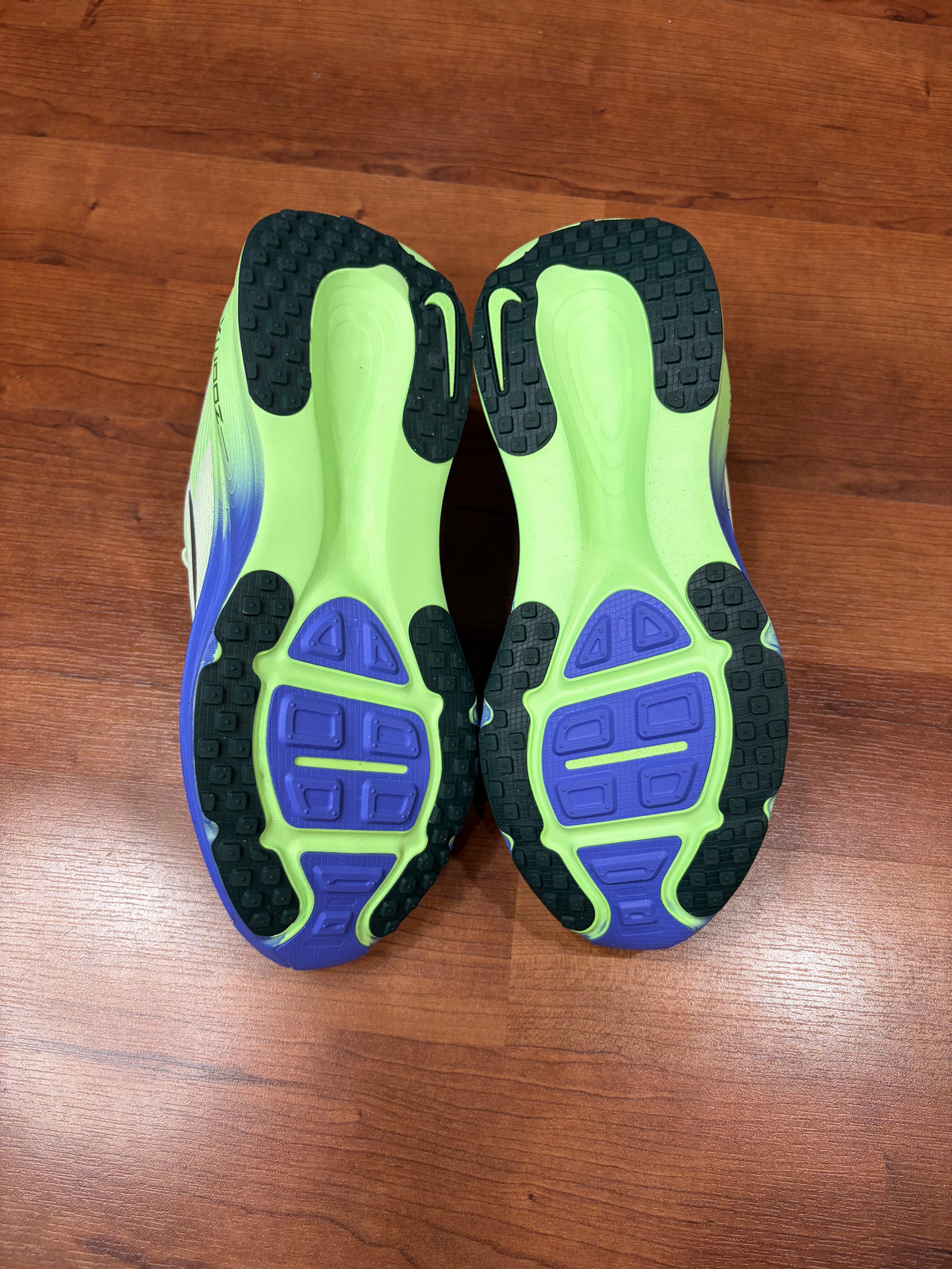 Nike Vomero 18 Volt Tint Sapphire (DS - Mens Sizes)