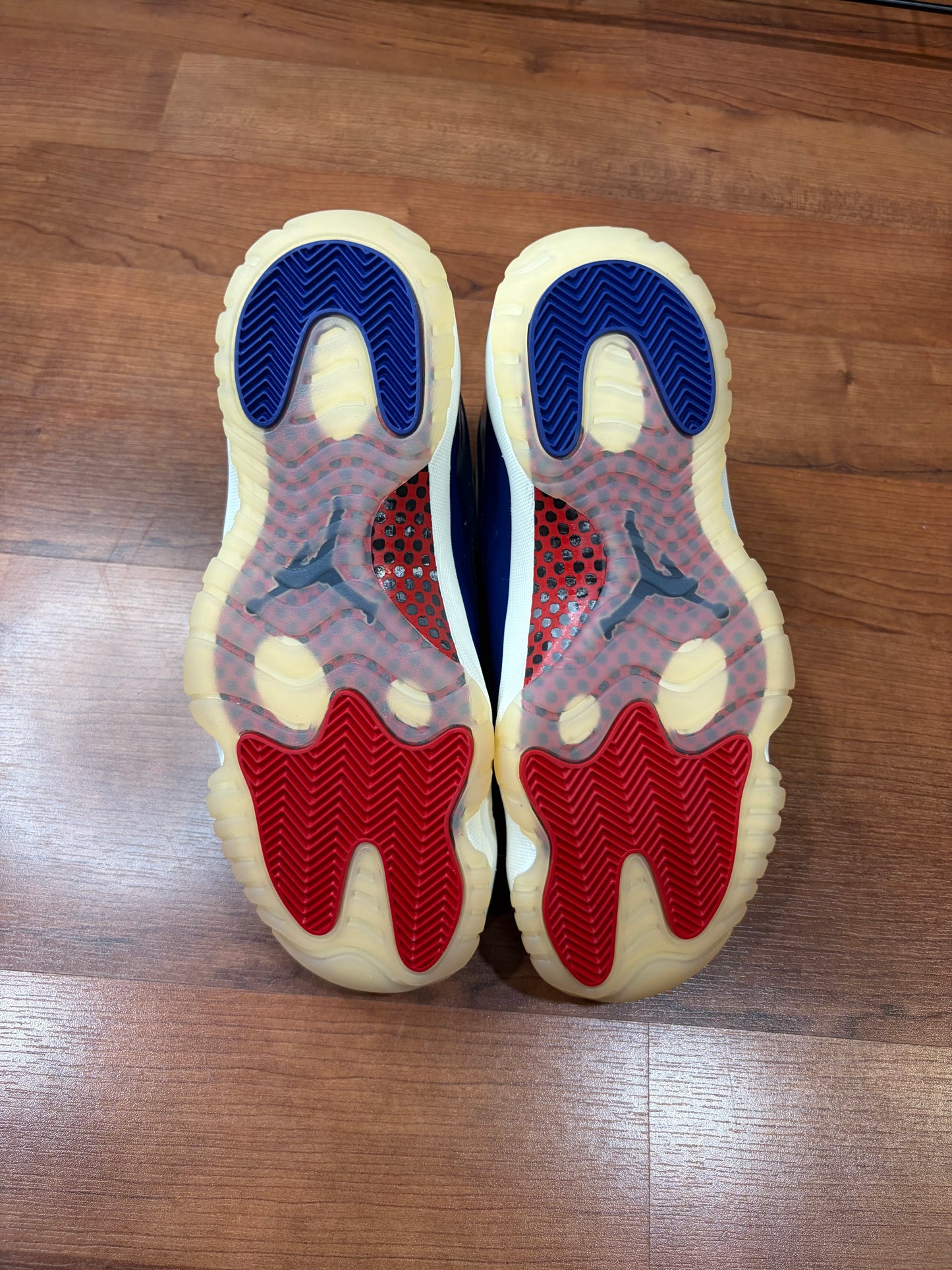 Jordan Retro 11 Rare Air (Brand New - 8.5M)