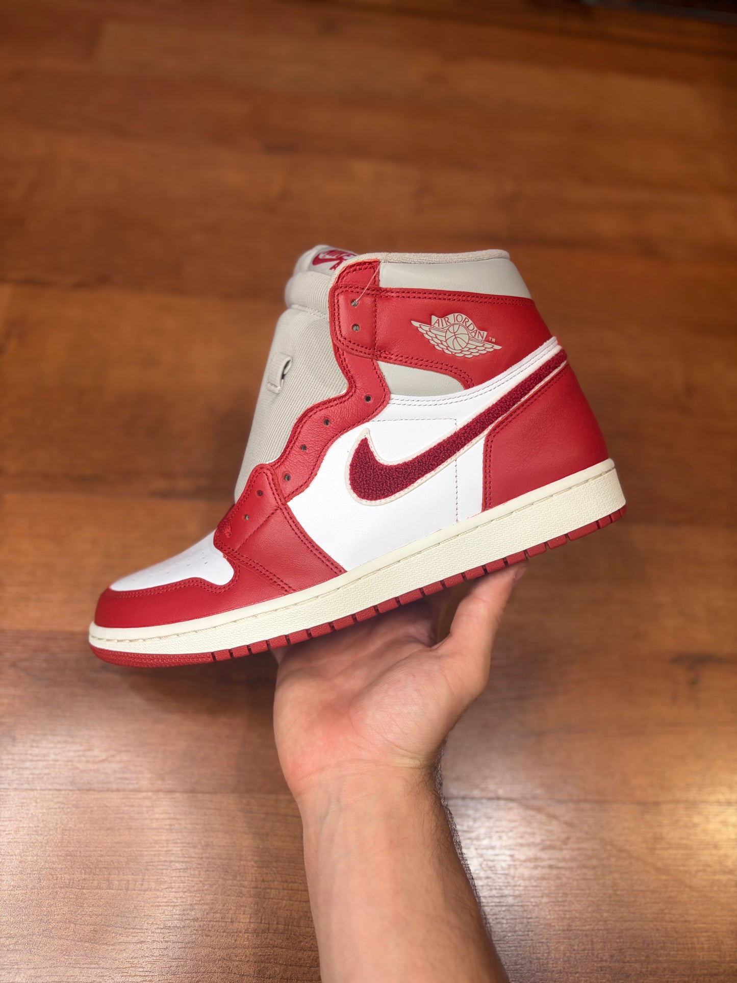 Jordan Retro 1 Varsity Red (Brand New - 12W / 10.5M)