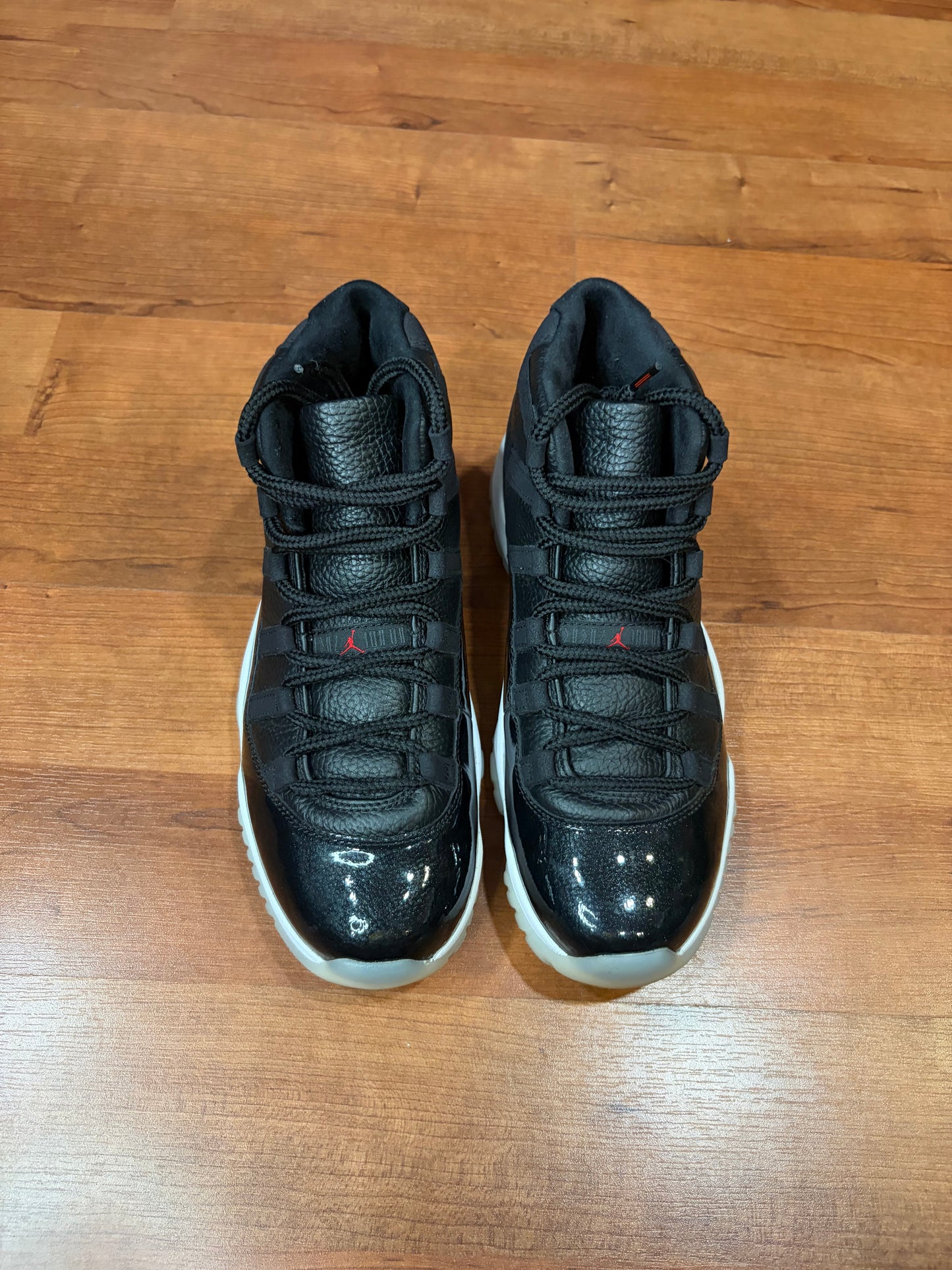Jordan Retro 11 72-10 (Size 9 Mens)