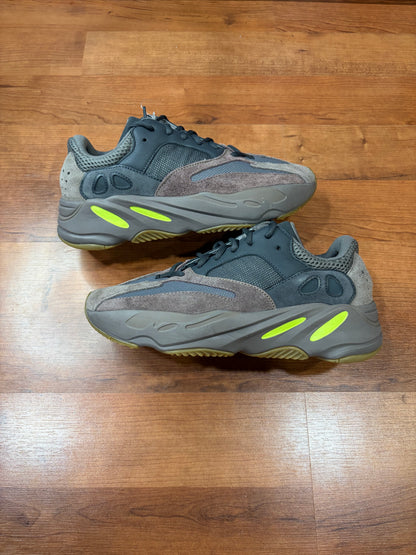 Adidas Yeezy 700 Mauve (Brand New - 10M)